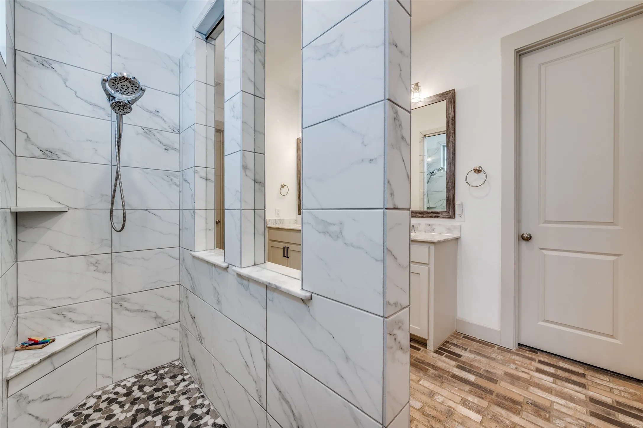 Single Family Residence For Sale in Collin County , 12995 Yale Court, Frisco, Texas 75035, 4 Bedroom, 4 Bathroom, 2 Garage spaces, 3,390 Sqft, built in 2019, mls#21377248, Real Estate Agent in Frisco, Homes For Sale in Collin county, Homes For Sale in Frisco, Realtor in Frisco Texas, Real Estate Brokerage Independent Realty Texas, Luminita Cordes Realtor