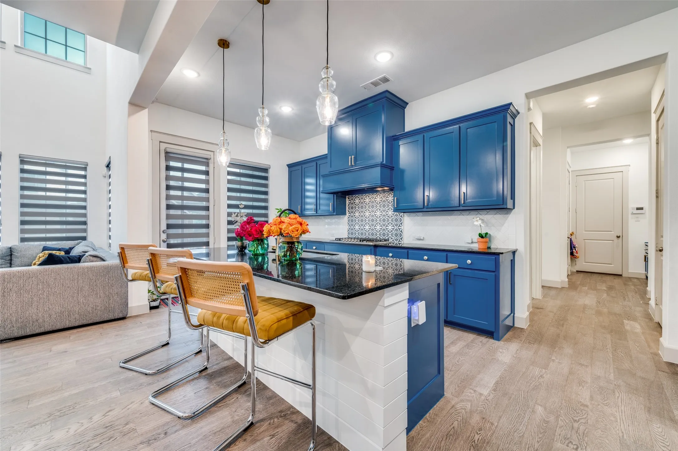 Single Family Residence For Sale in Collin County , 12995 Yale Court, Frisco, Texas 75035, 4 Bedroom, 4 Bathroom, 2 Garage spaces, 3,390 Sqft, built in 2019, mls#21377248, Real Estate Agent in Frisco, Homes For Sale in Collin county, Homes For Sale in Frisco, Realtor in Frisco Texas, Real Estate Brokerage Independent Realty Texas, Luminita Cordes Realtor
