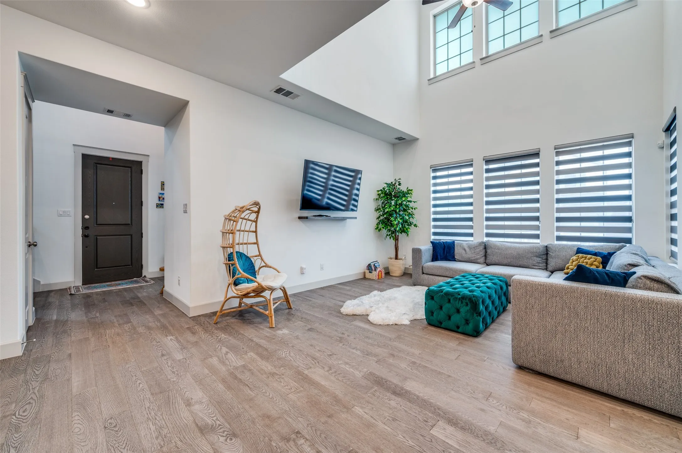 Single Family Residence For Sale in Collin County , 12995 Yale Court, Frisco, Texas 75035, 4 Bedroom, 4 Bathroom, 2 Garage spaces, 3,390 Sqft, built in 2019, mls#21377248, Real Estate Agent in Frisco, Homes For Sale in Collin county, Homes For Sale in Frisco, Realtor in Frisco Texas, Real Estate Brokerage Independent Realty Texas, Luminita Cordes Realtor