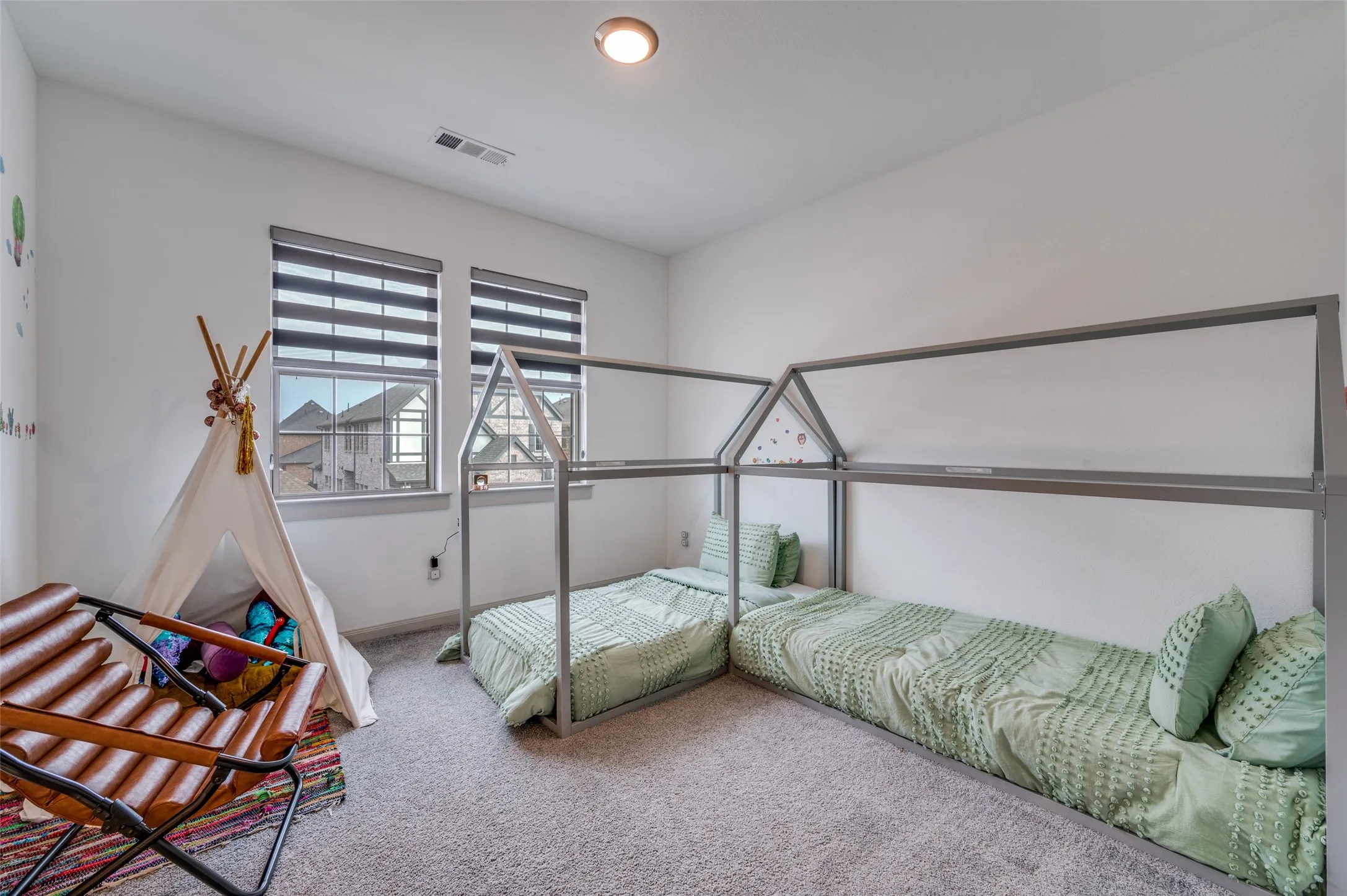 Single Family Residence For Sale in Collin County , 12995 Yale Court, Frisco, Texas 75035, 4 Bedroom, 4 Bathroom, 2 Garage spaces, 3,390 Sqft, built in 2019, mls#21377248, Real Estate Agent in Frisco, Homes For Sale in Collin county, Homes For Sale in Frisco, Realtor in Frisco Texas, Real Estate Brokerage Independent Realty Texas, Luminita Cordes Realtor