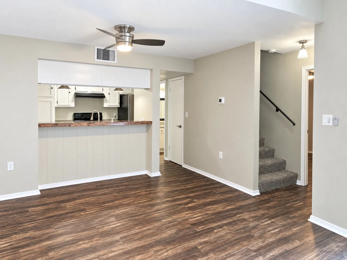 Condominium For Rent in Dallas County , 4653 Country Creek Drive 1124, Dallas, Texas 75236, 2 Bedroom, 2 Bathroom, Garage spaces, 1,046 Sqft, built in 1974, mls#21379474, Real Estate Agent in Dallas, Homes For Rent in Dallas county, Homes For Rent in Dallas, Realtor in Dallas Texas, Real Estate Brokerage Independent Realty Texas, Luminita Cordes Realtor