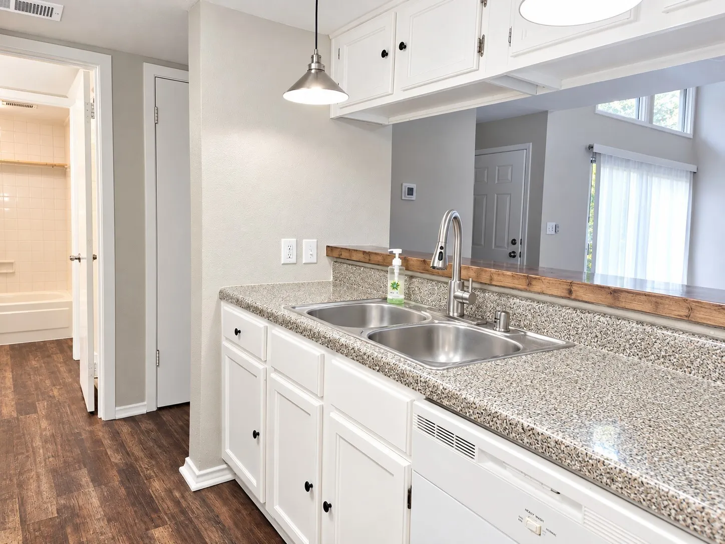 Condominium For Rent in Dallas County , 4653 Country Creek Drive 1124, Dallas, Texas 75236, 2 Bedroom, 2 Bathroom, Garage spaces, 1,046 Sqft, built in 1974, mls#21379474, Real Estate Agent in Dallas, Homes For Rent in Dallas county, Homes For Rent in Dallas, Realtor in Dallas Texas, Real Estate Brokerage Independent Realty Texas, Luminita Cordes Realtor