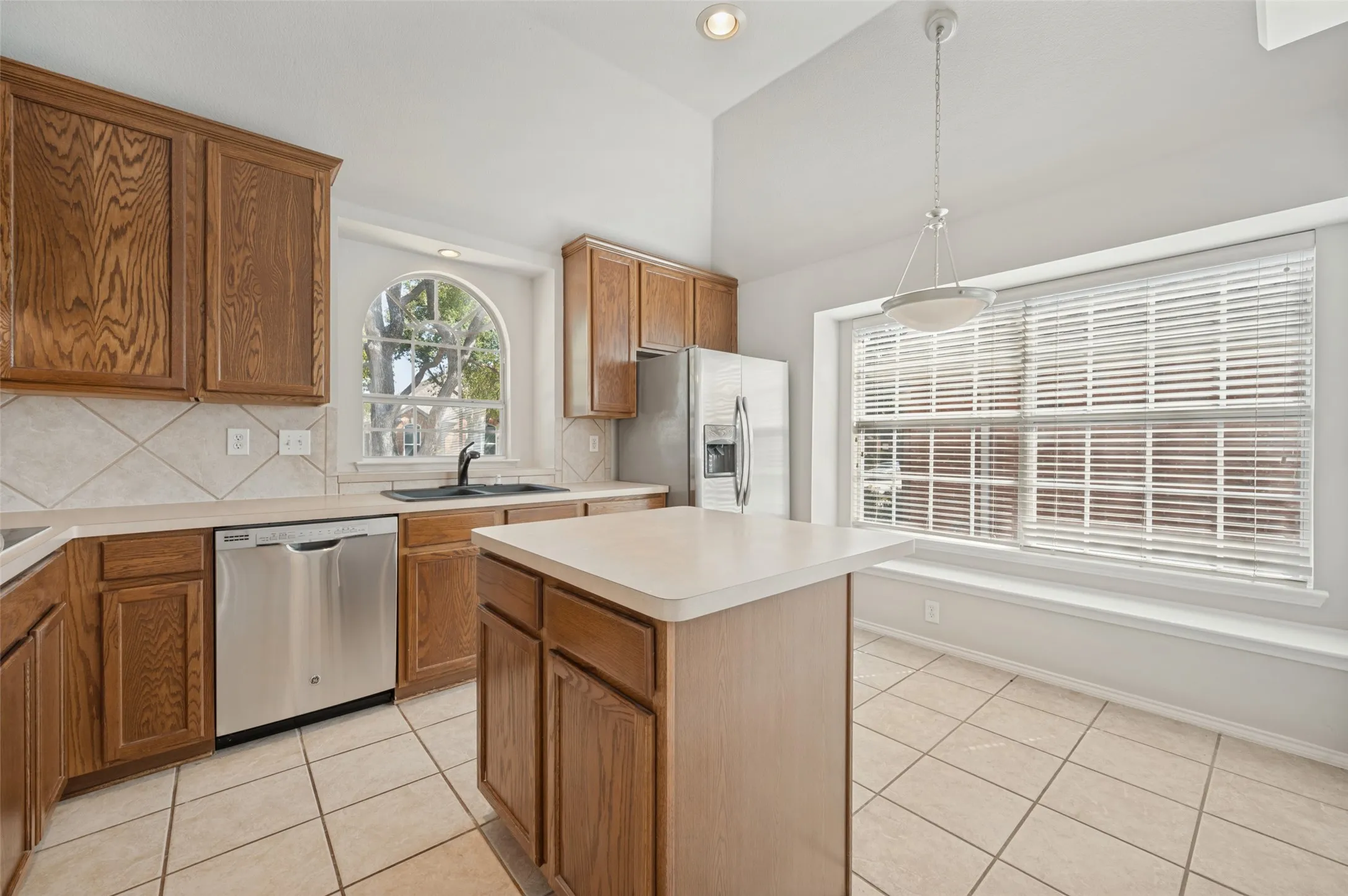 Single Family Residence For Sale in Collin County , 7121 Bryce Canyon Drive, Mc Kinney, Texas 75072, 3 Bedroom, 2 Bathroom, 2 Garage spaces, 1,686 Sqft, built in 2001, mls#21374967, Real Estate Agent in Mc Kinney, Homes For Sale in Collin county, Homes For Sale in Mc Kinney, Realtor in Mc Kinney Texas, Real Estate Brokerage Independent Realty Texas, Luminita Cordes Realtor