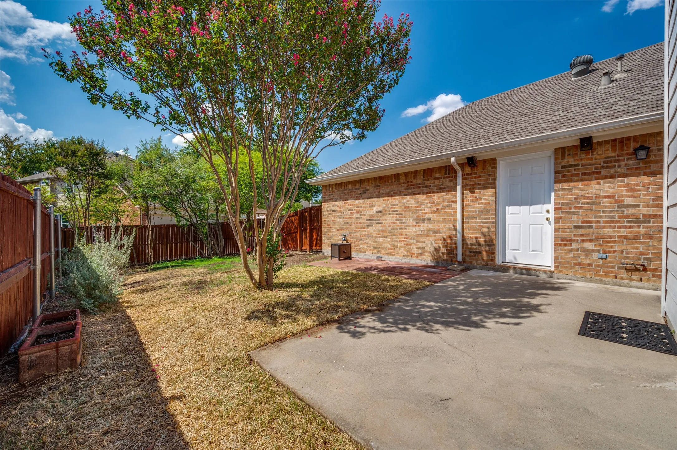 Single Family Residence For Sale in Collin County , 7121 Bryce Canyon Drive, Mc Kinney, Texas 75072, 3 Bedroom, 2 Bathroom, 2 Garage spaces, 1,686 Sqft, built in 2001, mls#21374967, Real Estate Agent in Mc Kinney, Homes For Sale in Collin county, Homes For Sale in Mc Kinney, Realtor in Mc Kinney Texas, Real Estate Brokerage Independent Realty Texas, Luminita Cordes Realtor