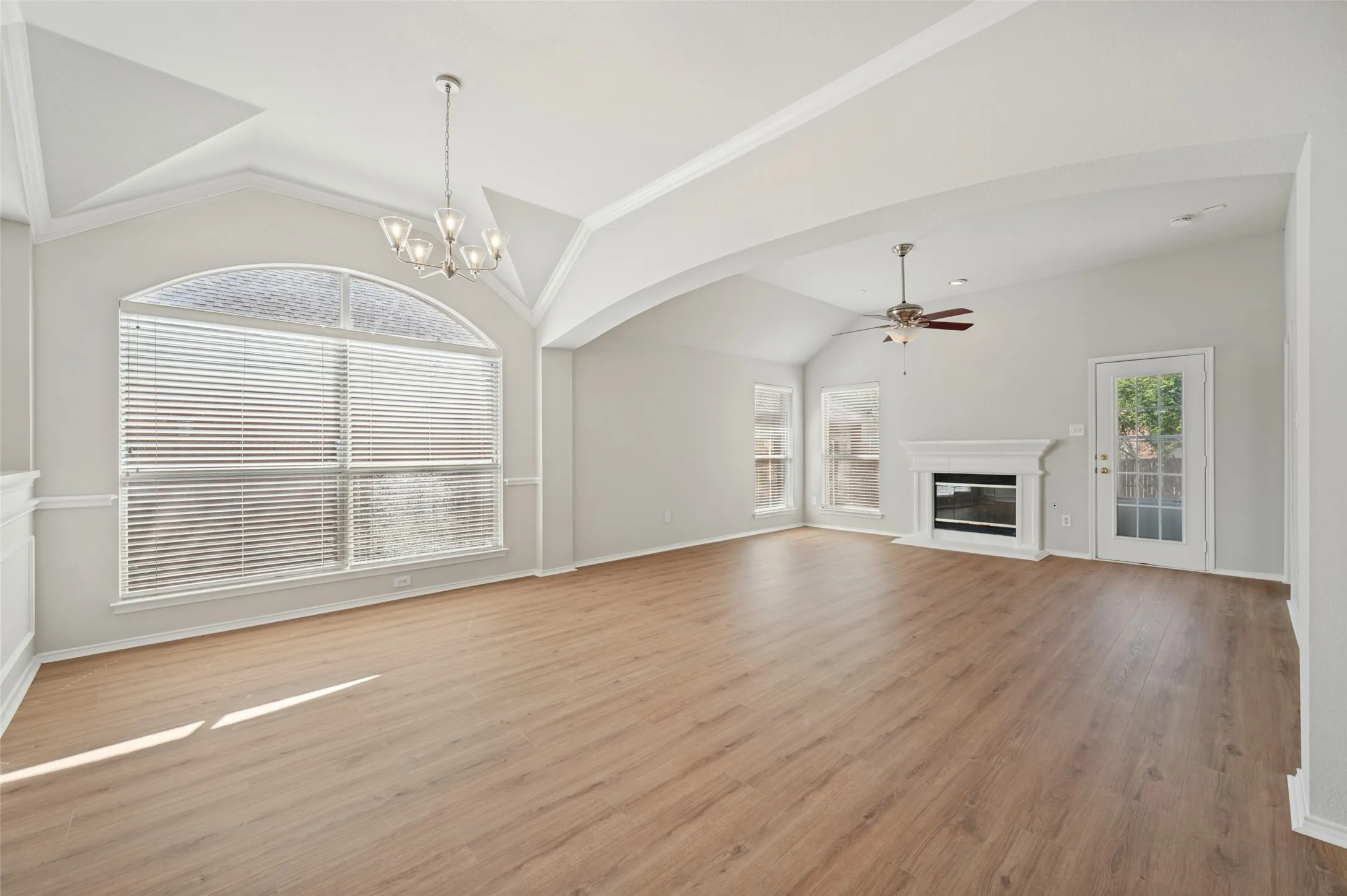 Single Family Residence For Sale in Collin County , 7121 Bryce Canyon Drive, Mc Kinney, Texas 75072, 3 Bedroom, 2 Bathroom, 2 Garage spaces, 1,686 Sqft, built in 2001, mls#21374967, Real Estate Agent in Mc Kinney, Homes For Sale in Collin county, Homes For Sale in Mc Kinney, Realtor in Mc Kinney Texas, Real Estate Brokerage Independent Realty Texas, Luminita Cordes Realtor