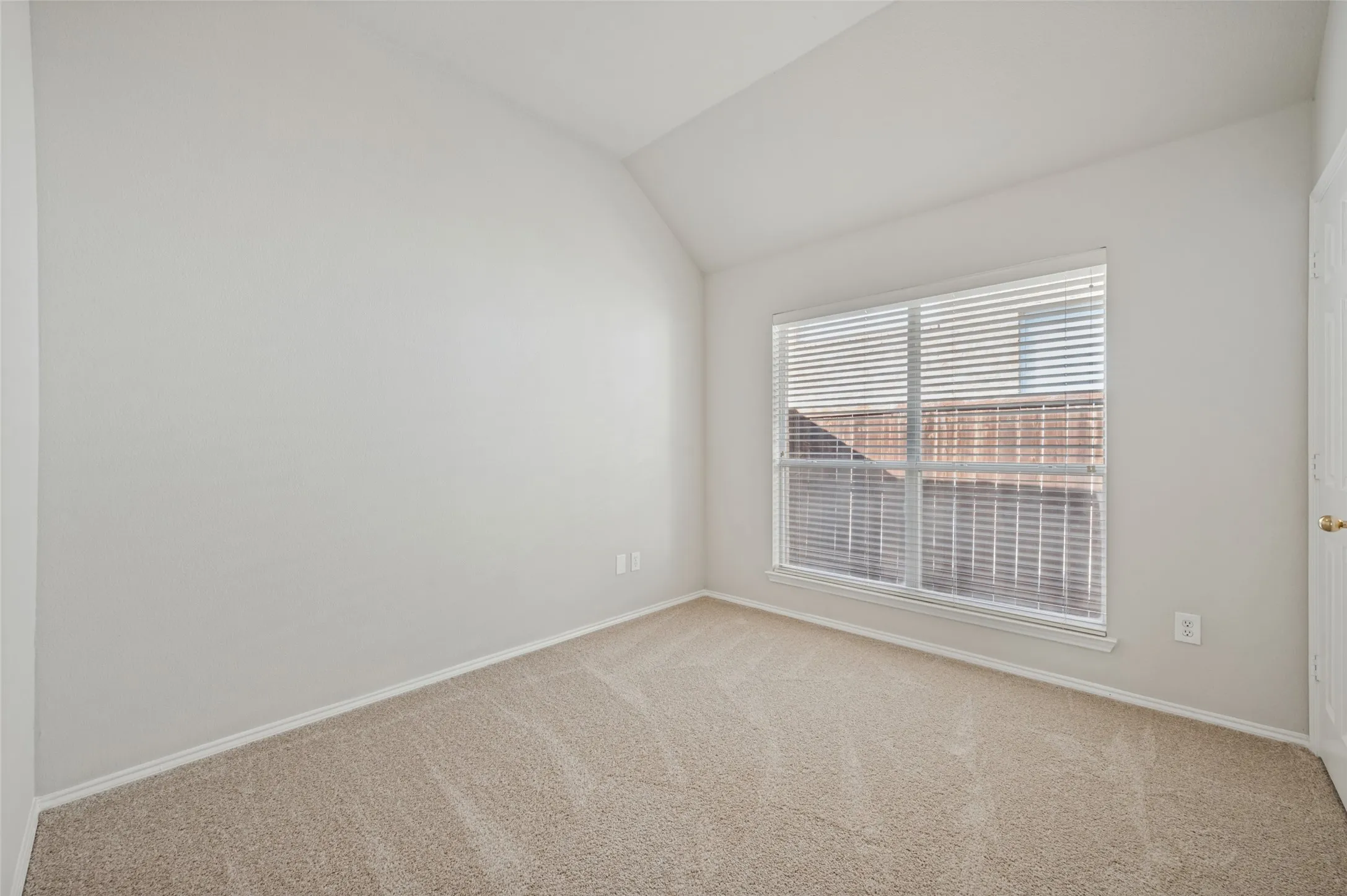Single Family Residence For Sale in Collin County , 7121 Bryce Canyon Drive, Mc Kinney, Texas 75072, 3 Bedroom, 2 Bathroom, 2 Garage spaces, 1,686 Sqft, built in 2001, mls#21374967, Real Estate Agent in Mc Kinney, Homes For Sale in Collin county, Homes For Sale in Mc Kinney, Realtor in Mc Kinney Texas, Real Estate Brokerage Independent Realty Texas, Luminita Cordes Realtor