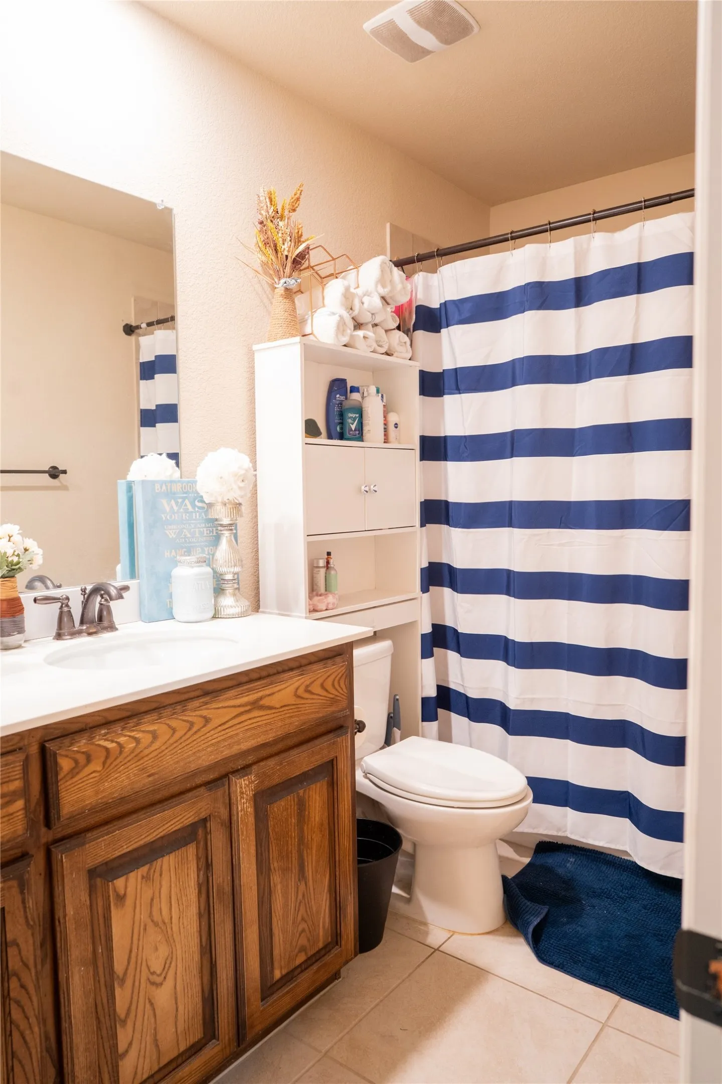 Single Family Residence For Sale in Collin County , 813 seymour Court, Mc Kinney, Texas 75071, 4 Bedroom, 4 Bathroom, 2 Garage spaces, 2,775 Sqft, built in 2017, mls#21379703, Real Estate Agent in Mc Kinney, Homes For Sale in Collin county, Homes For Sale in Mc Kinney, Realtor in Mc Kinney Texas, Real Estate Brokerage Independent Realty Texas, Luminita Cordes Realtor