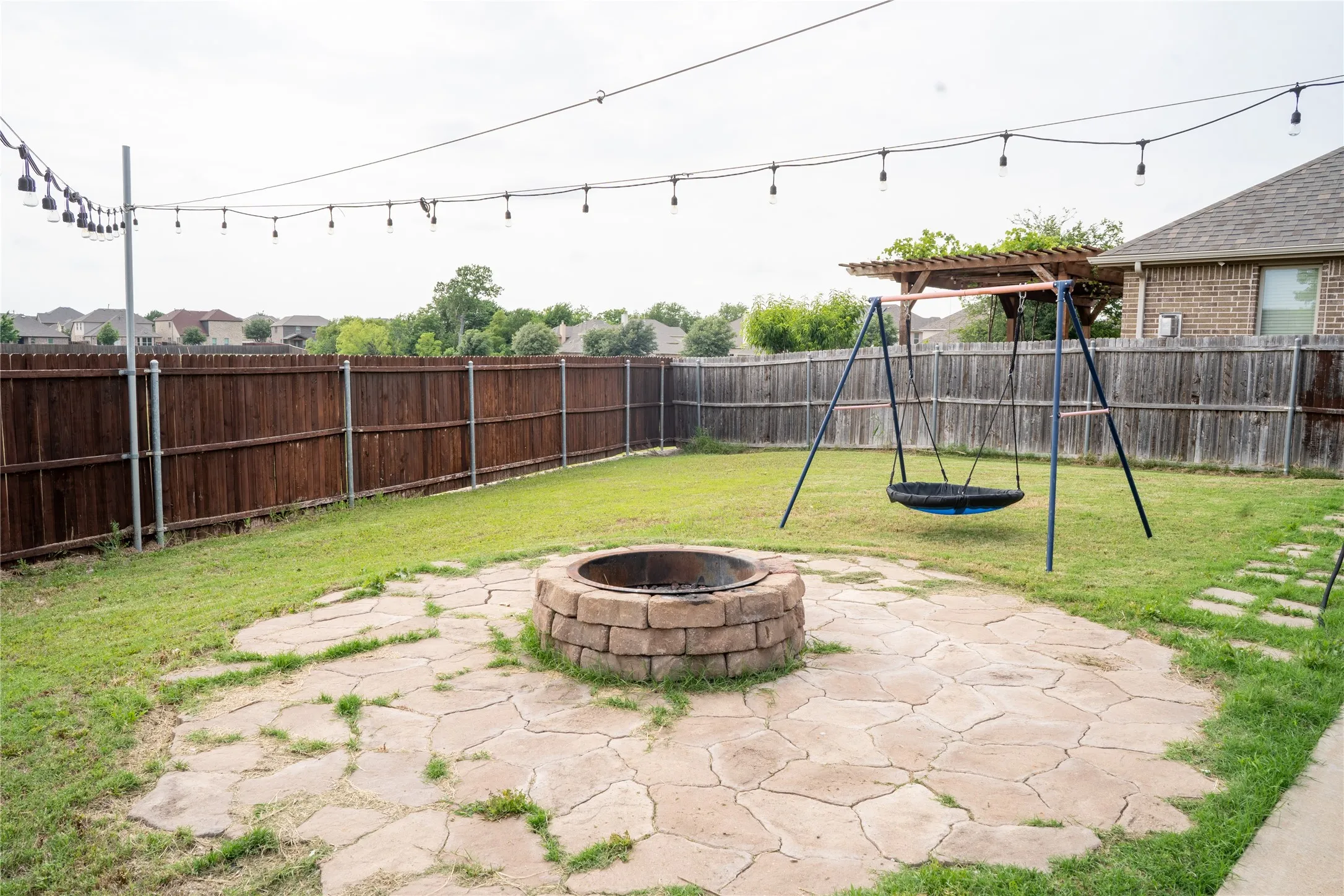Single Family Residence For Sale in Collin County , 813 seymour Court, Mc Kinney, Texas 75071, 4 Bedroom, 4 Bathroom, 2 Garage spaces, 2,775 Sqft, built in 2017, mls#21379703, Real Estate Agent in Mc Kinney, Homes For Sale in Collin county, Homes For Sale in Mc Kinney, Realtor in Mc Kinney Texas, Real Estate Brokerage Independent Realty Texas, Luminita Cordes Realtor