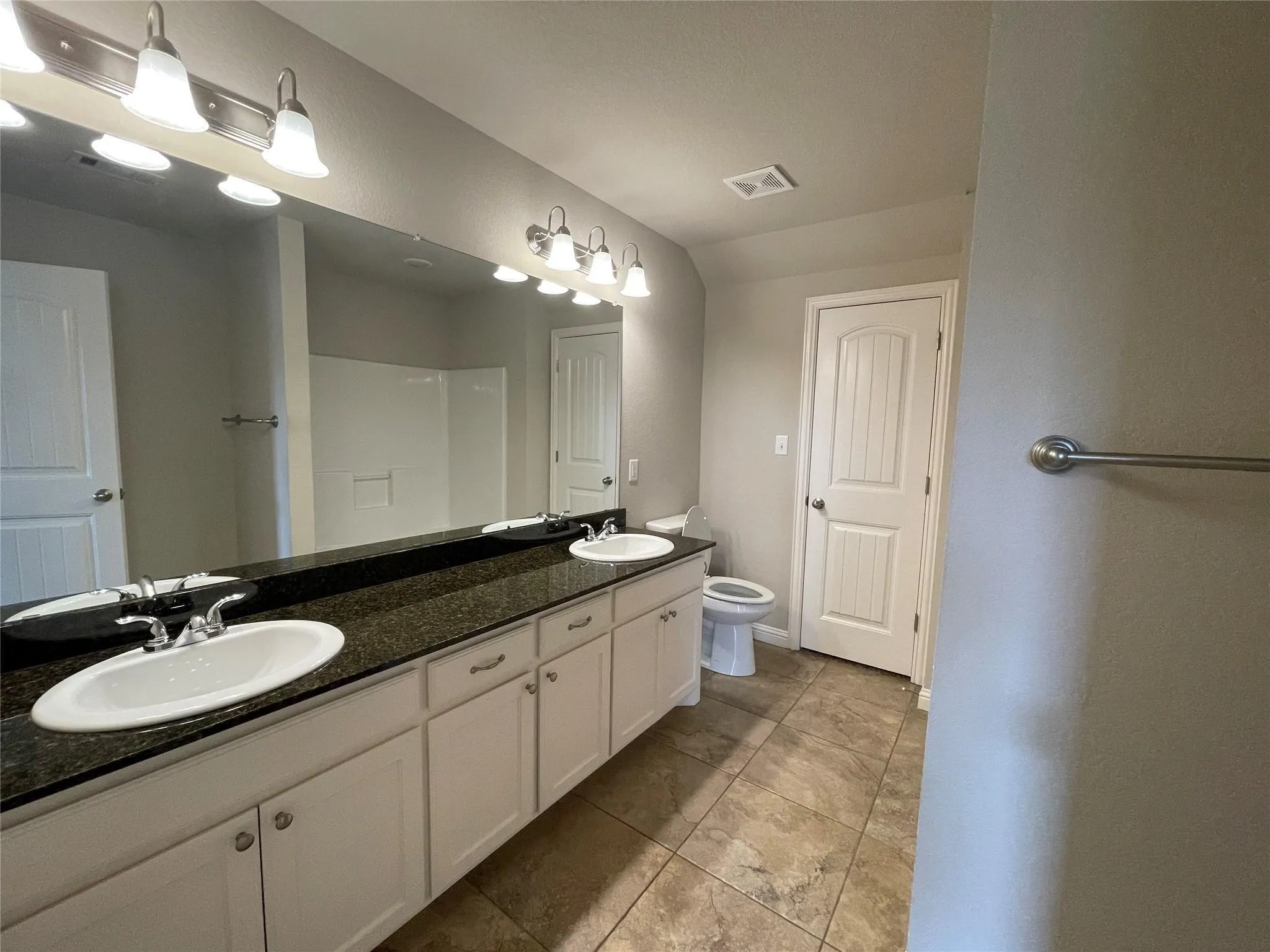 Duplex For Rent in Hood County , 3003 Weave Court, Granbury, Texas 76049, 3 Bedroom, 2 Bathroom, 2 Garage spaces, 1,514 Sqft, built in 2019, mls#21379706, Real Estate Agent in Granbury, Homes For Rent in Hood county, Homes For Rent in Granbury, Realtor in Granbury Texas, Real Estate Brokerage Independent Realty Texas, Luminita Cordes Realtor