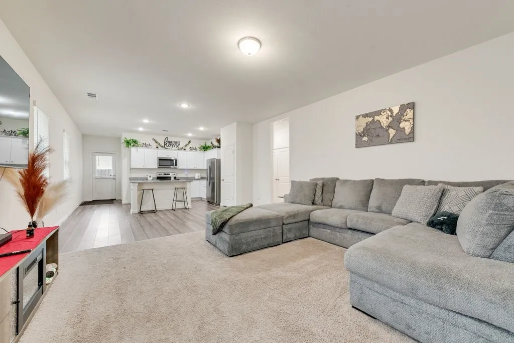 Single Family Residence For Sale in Kaufman County , 6416 Bishop Drive, Forney, Texas 75126, 3 Bedroom, 2 Bathroom, 2 Garage spaces, 1,401 Sqft, built in 2022, mls#21379414, Real Estate Agent in Forney, Homes For Sale in Kaufman county, Homes For Sale in Forney, Realtor in Forney Texas, Real Estate Brokerage Independent Realty Texas, Luminita Cordes Realtor