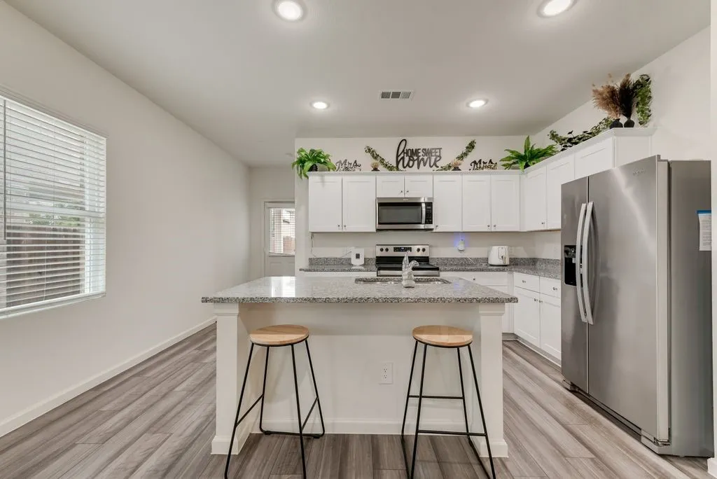 Single Family Residence For Sale in Kaufman County , 6416 Bishop Drive, Forney, Texas 75126, 3 Bedroom, 2 Bathroom, 2 Garage spaces, 1,401 Sqft, built in 2022, mls#21379414, Real Estate Agent in Forney, Homes For Sale in Kaufman county, Homes For Sale in Forney, Realtor in Forney Texas, Real Estate Brokerage Independent Realty Texas, Luminita Cordes Realtor