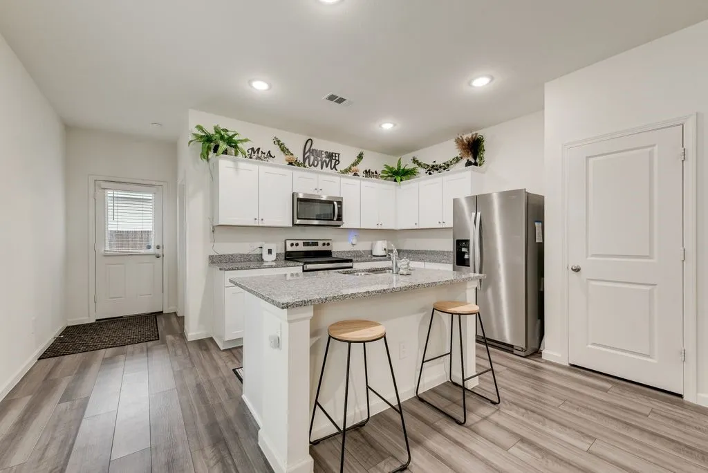 Single Family Residence For Sale in Kaufman County , 6416 Bishop Drive, Forney, Texas 75126, 3 Bedroom, 2 Bathroom, 2 Garage spaces, 1,401 Sqft, built in 2022, mls#21379414, Real Estate Agent in Forney, Homes For Sale in Kaufman county, Homes For Sale in Forney, Realtor in Forney Texas, Real Estate Brokerage Independent Realty Texas, Luminita Cordes Realtor
