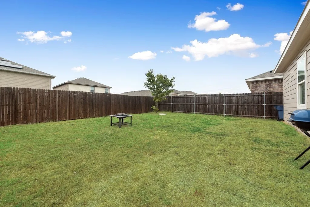Single Family Residence For Sale in Kaufman County , 6416 Bishop Drive, Forney, Texas 75126, 3 Bedroom, 2 Bathroom, 2 Garage spaces, 1,401 Sqft, built in 2022, mls#21379414, Real Estate Agent in Forney, Homes For Sale in Kaufman county, Homes For Sale in Forney, Realtor in Forney Texas, Real Estate Brokerage Independent Realty Texas, Luminita Cordes Realtor