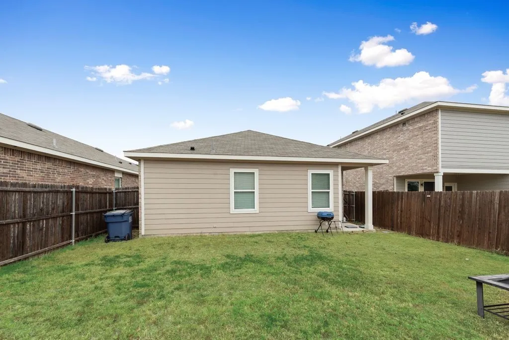 Single Family Residence For Sale in Kaufman County , 6416 Bishop Drive, Forney, Texas 75126, 3 Bedroom, 2 Bathroom, 2 Garage spaces, 1,401 Sqft, built in 2022, mls#21379414, Real Estate Agent in Forney, Homes For Sale in Kaufman county, Homes For Sale in Forney, Realtor in Forney Texas, Real Estate Brokerage Independent Realty Texas, Luminita Cordes Realtor