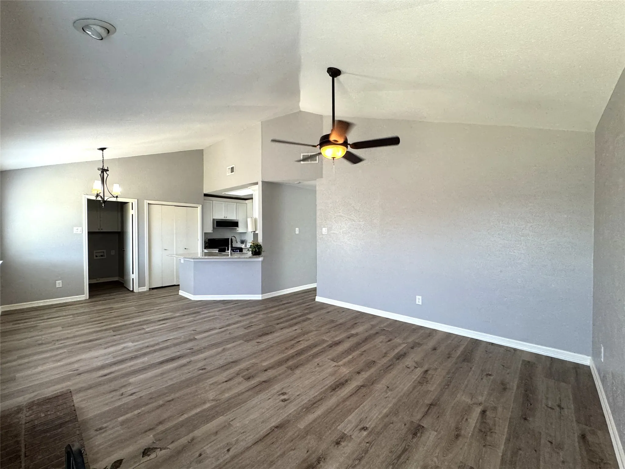 Single Family Residence For Rent in Denton County , 1762 Glencairn Lane, Lewisville, Texas 75067, 3 Bedroom, 2 Bathroom, 2 Garage spaces, 1,661 Sqft, built in 1984, mls#21379711, Real Estate Agent in Lewisville, Homes For Rent in Denton county, Homes For Rent in Lewisville, Realtor in Lewisville Texas, Real Estate Brokerage Independent Realty Texas, Luminita Cordes Realtor