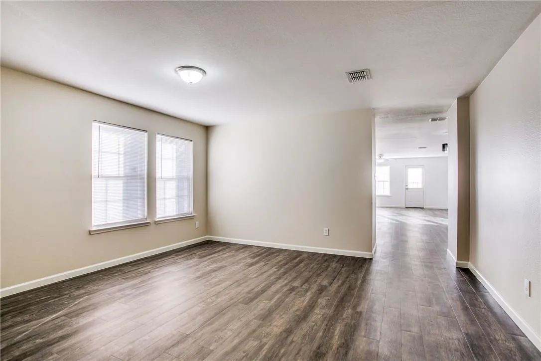 Single Family Residence For Rent in Dallas County , 14816 S Spring Ridge Circle, Balch Springs, Texas 75180, 3 Bedroom, 2 Bathroom, 2 Garage spaces, 2,039 Sqft, built in 2005, mls#21379710, Real Estate Agent in Balch Springs, Homes For Rent in Dallas county, Homes For Rent in Balch Springs, Realtor in Balch Springs Texas, Real Estate Brokerage Independent Realty Texas, Luminita Cordes Realtor