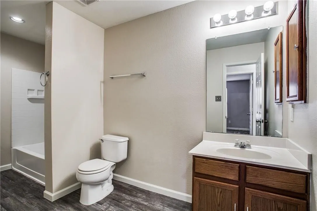 Single Family Residence For Rent in Dallas County , 14816 S Spring Ridge Circle, Balch Springs, Texas 75180, 3 Bedroom, 2 Bathroom, 2 Garage spaces, 2,039 Sqft, built in 2005, mls#21379710, Real Estate Agent in Balch Springs, Homes For Rent in Dallas county, Homes For Rent in Balch Springs, Realtor in Balch Springs Texas, Real Estate Brokerage Independent Realty Texas, Luminita Cordes Realtor