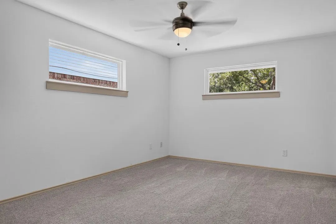 Single Family Residence For Sale in Dallas County , 3811 Ovid Avenue, Dallas, Texas 75224, 4 Bedroom, 2 Bathroom, 1 Garage spaces, 2,121 Sqft, built in 1961, mls#21374611, Real Estate Agent in Dallas, Homes For Sale in Dallas county, Homes For Sale in Dallas, Realtor in Dallas Texas, Real Estate Brokerage Independent Realty Texas, Luminita Cordes Realtor