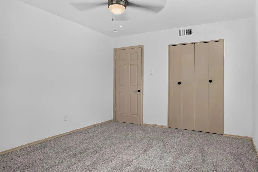 Single Family Residence For Sale in Dallas County , 3811 Ovid Avenue, Dallas, Texas 75224, 4 Bedroom, 2 Bathroom, 1 Garage spaces, 2,121 Sqft, built in 1961, mls#21374611, Real Estate Agent in Dallas, Homes For Sale in Dallas county, Homes For Sale in Dallas, Realtor in Dallas Texas, Real Estate Brokerage Independent Realty Texas, Luminita Cordes Realtor