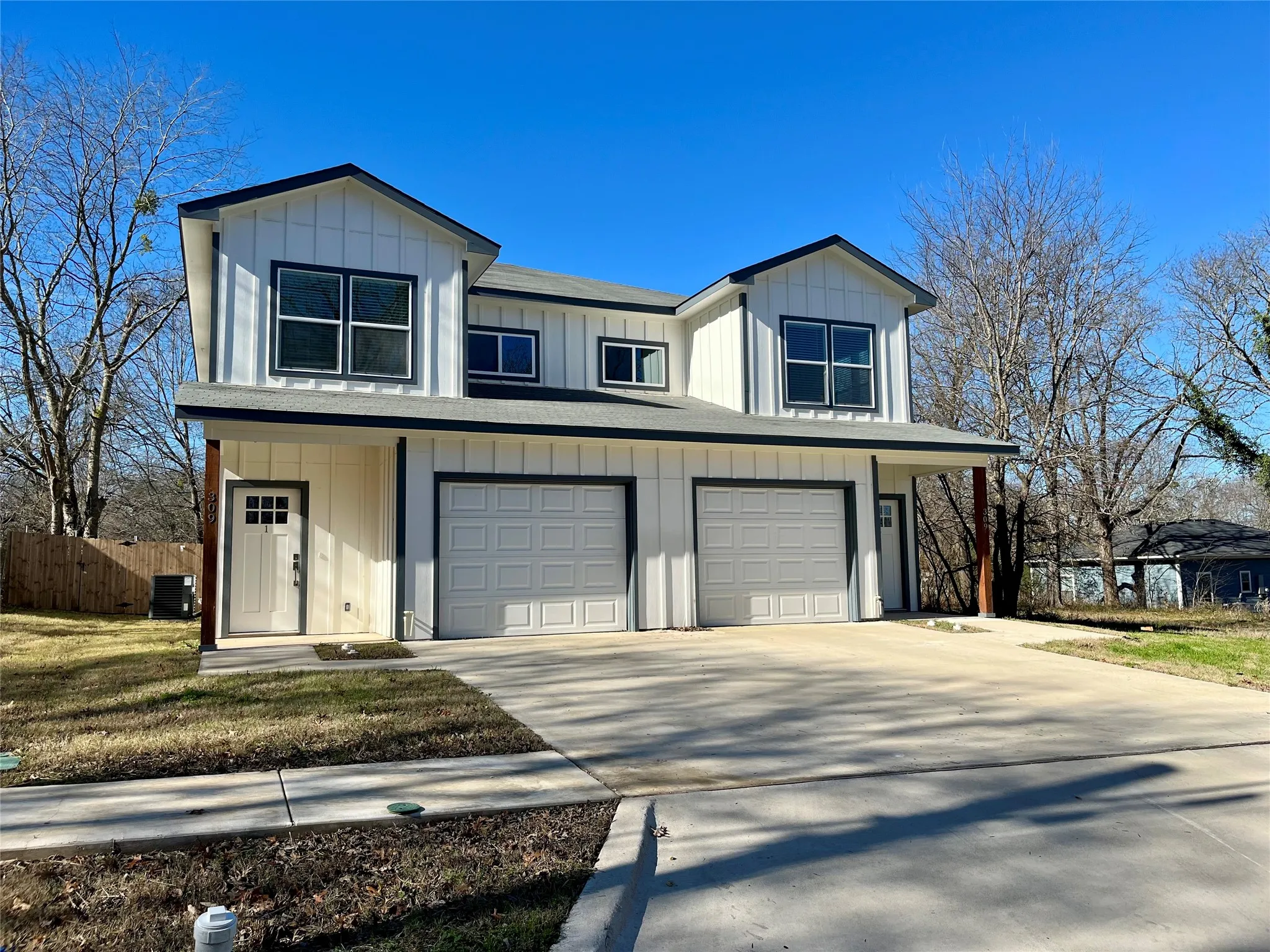 Duplex For Rent in Fannin County , 309-2 Braz Street, Bonham, Texas 75418, 3 Bedroom, 3 Bathroom, 1 Garage spaces, 1,536 Sqft, built in 2023, mls#21379705, Real Estate Agent in Bonham, Homes For Rent in Fannin county, Homes For Rent in Bonham, Realtor in Bonham Texas, Real Estate Brokerage Independent Realty Texas, Luminita Cordes Realtor