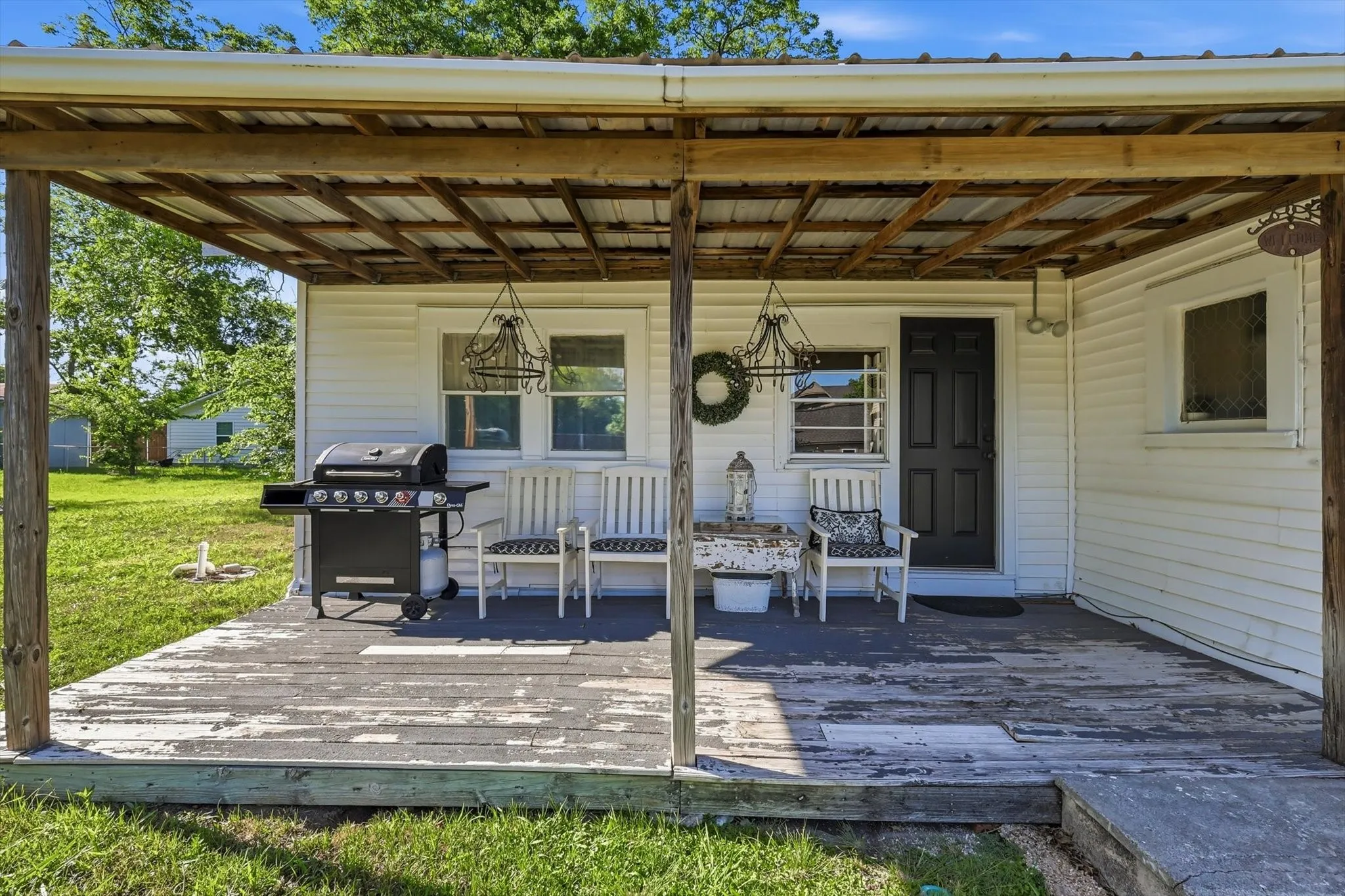 Single Family Residence For Sale in Grayson County , 754 N Main Drive, Van Alstyne, Texas 75495, 3 Bedroom, 1 Bathroom, 1 Garage spaces, 1,152 Sqft, built in 1920, mls#21375620, Real Estate Agent in Van Alstyne, Homes For Sale in Grayson county, Homes For Sale in Van Alstyne, Realtor in Van Alstyne Texas, Real Estate Brokerage Independent Realty Texas, Luminita Cordes Realtor