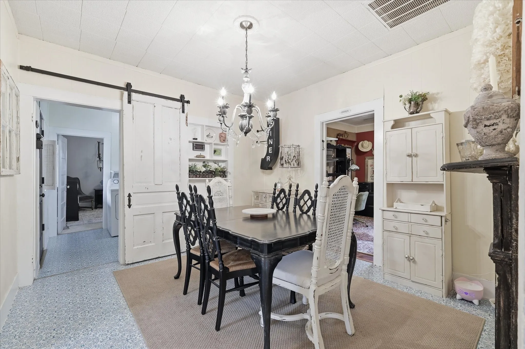 Single Family Residence For Sale in Grayson County , 754 N Main Drive, Van Alstyne, Texas 75495, 3 Bedroom, 1 Bathroom, 1 Garage spaces, 1,152 Sqft, built in 1920, mls#21375620, Real Estate Agent in Van Alstyne, Homes For Sale in Grayson county, Homes For Sale in Van Alstyne, Realtor in Van Alstyne Texas, Real Estate Brokerage Independent Realty Texas, Luminita Cordes Realtor