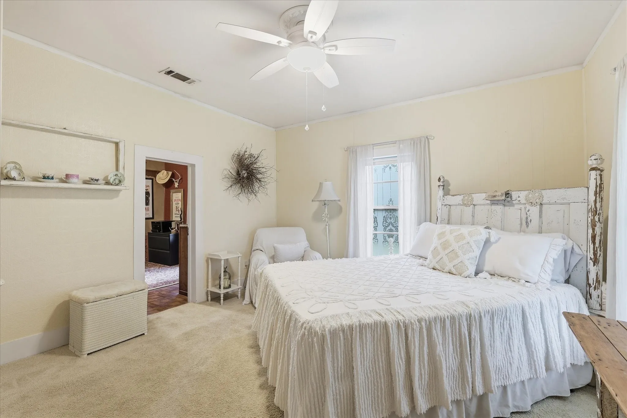 Single Family Residence For Sale in Grayson County , 754 N Main Drive, Van Alstyne, Texas 75495, 3 Bedroom, 1 Bathroom, 1 Garage spaces, 1,152 Sqft, built in 1920, mls#21375620, Real Estate Agent in Van Alstyne, Homes For Sale in Grayson county, Homes For Sale in Van Alstyne, Realtor in Van Alstyne Texas, Real Estate Brokerage Independent Realty Texas, Luminita Cordes Realtor