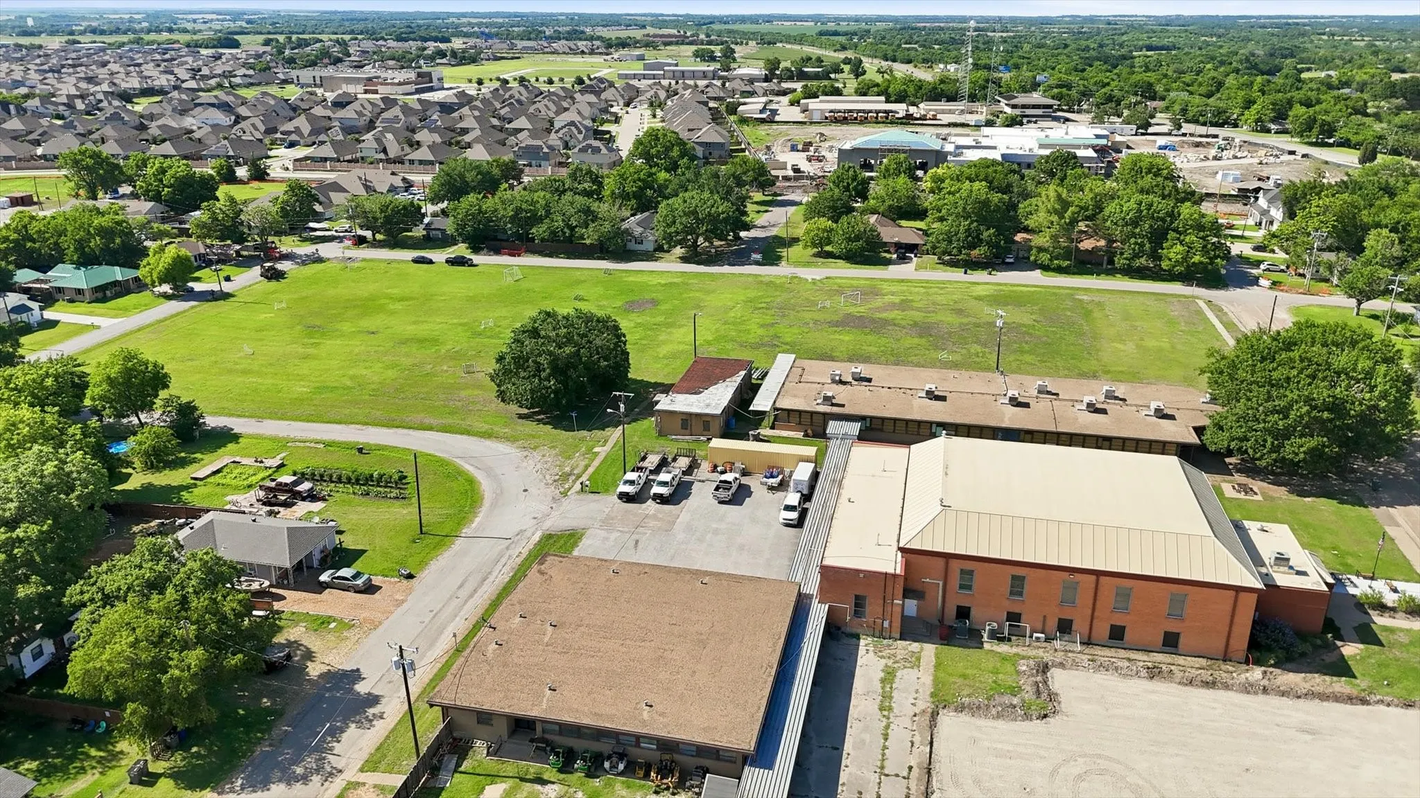 Van Alstyne Recreation center close by6.