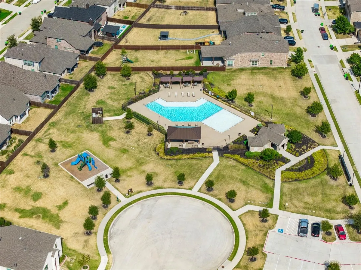 Community pool