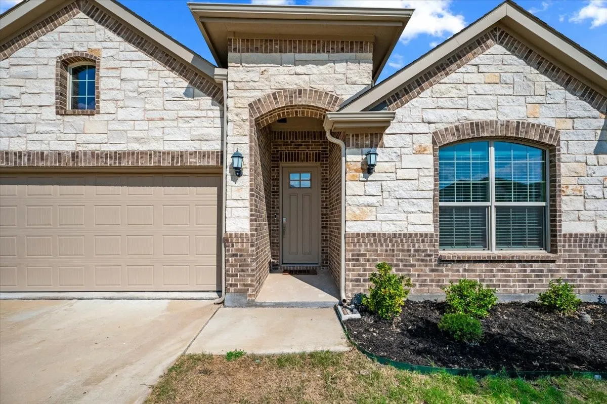 Single Family Residence For Sale in Denton County , 2109 Esher Drive, Little Elm, Texas 75068, 4 Bedroom, 3 Bathroom, 2 Garage spaces, 2,175 Sqft, built in 2024, mls#21374572, Real Estate Agent in Little Elm, Homes For Sale in Denton county, Homes For Sale in Little Elm, Realtor in Little Elm Texas, Real Estate Brokerage Independent Realty Texas, Luminita Cordes Realtor