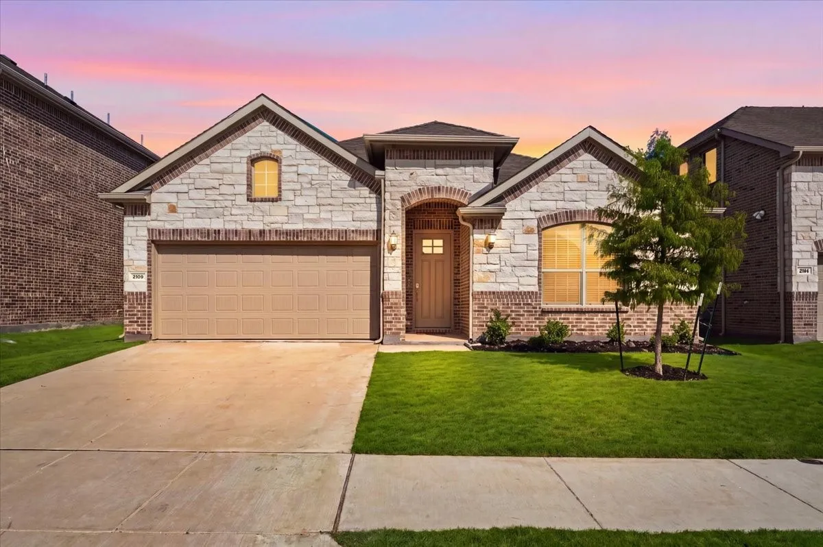 Single Family Residence For Sale in Denton County , 2109 Esher Drive, Little Elm, Texas 75068, 4 Bedroom, 3 Bathroom, 2 Garage spaces, 2,175 Sqft, built in 2024, mls#21374572, Real Estate Agent in Little Elm, Homes For Sale in Denton county, Homes For Sale in Little Elm, Realtor in Little Elm Texas, Real Estate Brokerage Independent Realty Texas, Luminita Cordes Realtor
