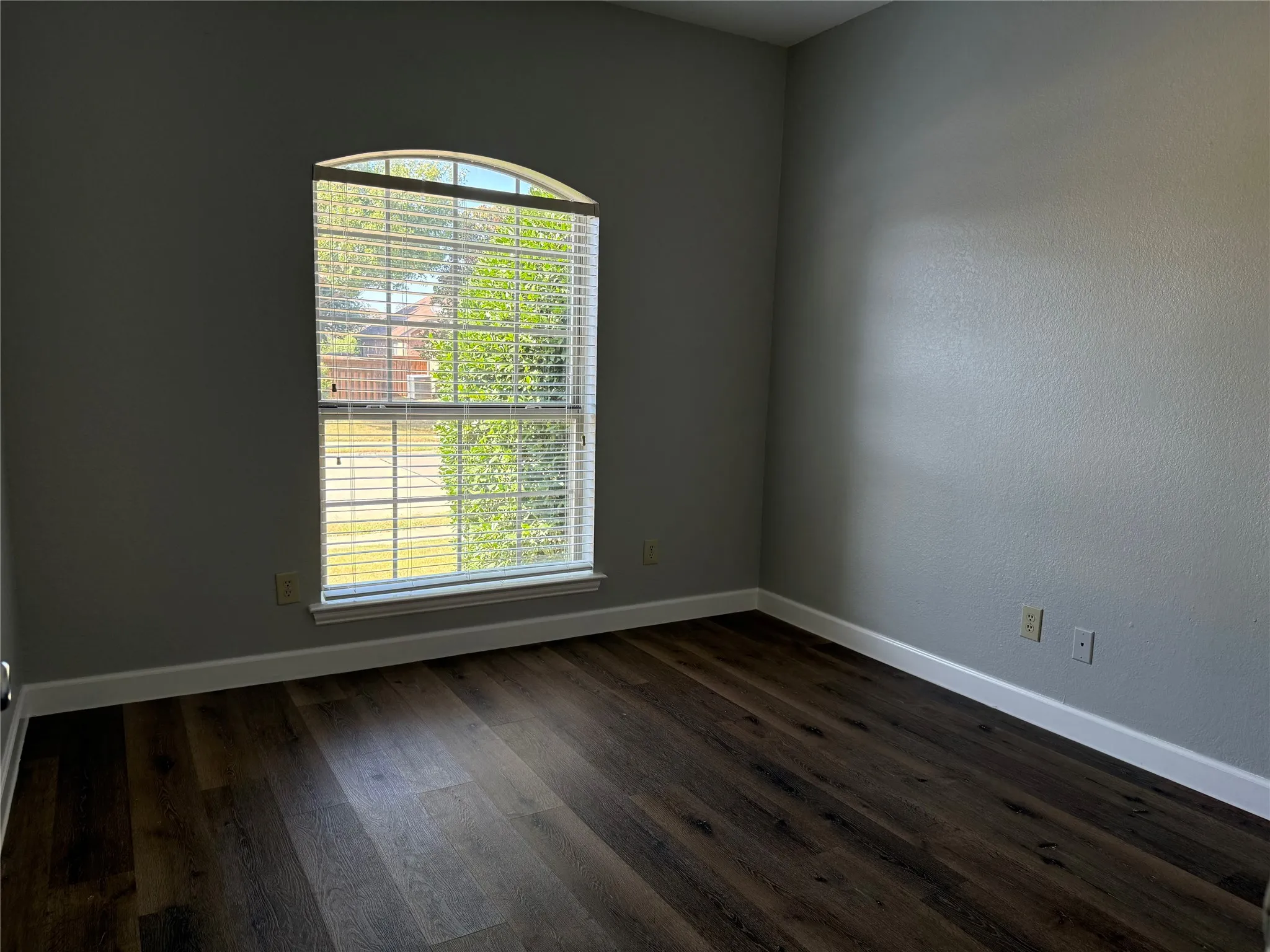 Single Family Residence For Rent in Collin County , 12301 Cajun Drive, Frisco, Texas 75035, 3 Bedroom, 2 Bathroom, 2 Garage spaces, 2,079 Sqft, built in 2001, mls#21379712, Real Estate Agent in Frisco, Homes For Rent in Collin county, Homes For Rent in Frisco, Realtor in Frisco Texas, Real Estate Brokerage Independent Realty Texas, Luminita Cordes Realtor