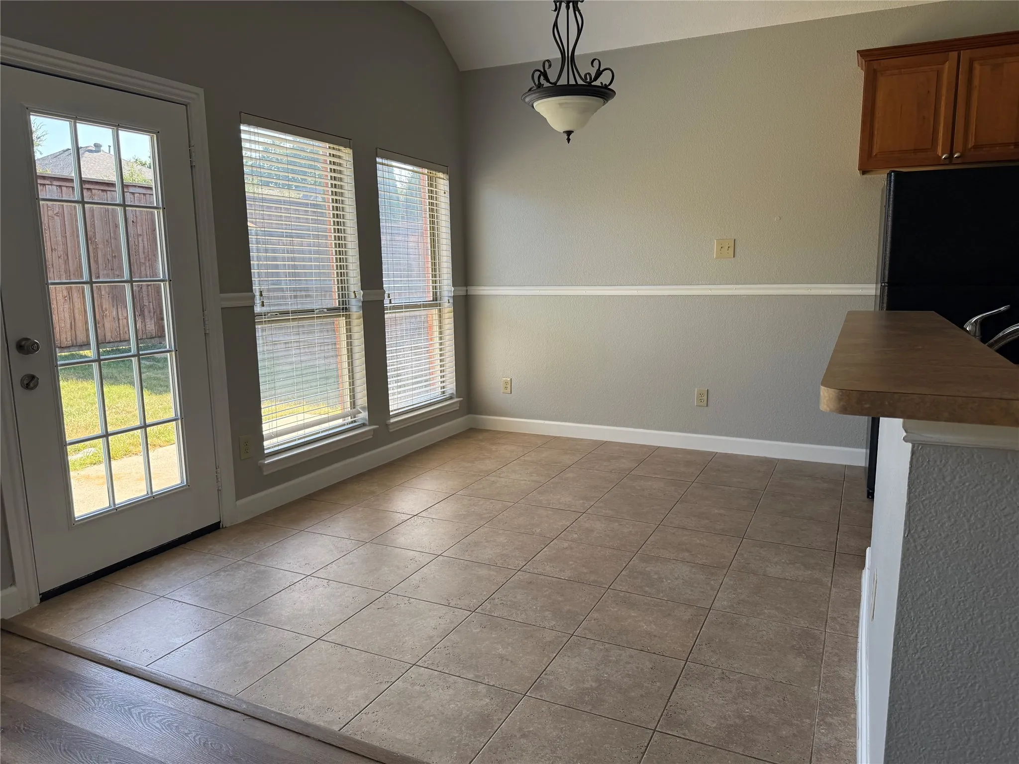 Single Family Residence For Rent in Collin County , 12301 Cajun Drive, Frisco, Texas 75035, 3 Bedroom, 2 Bathroom, 2 Garage spaces, 2,079 Sqft, built in 2001, mls#21379712, Real Estate Agent in Frisco, Homes For Rent in Collin county, Homes For Rent in Frisco, Realtor in Frisco Texas, Real Estate Brokerage Independent Realty Texas, Luminita Cordes Realtor