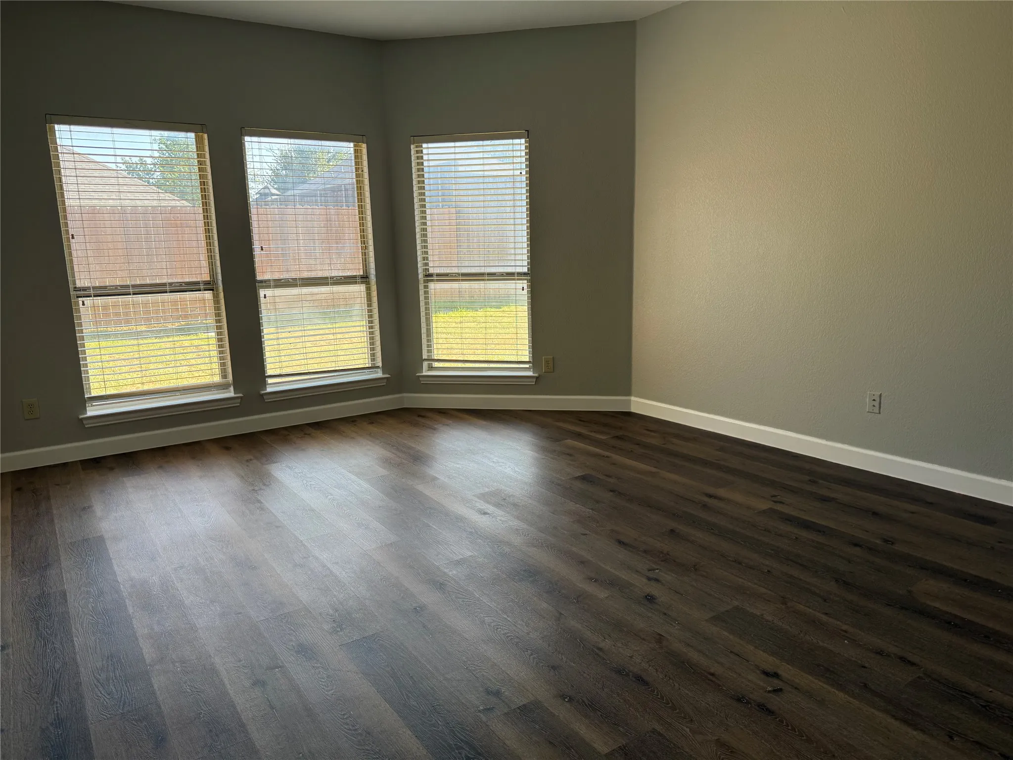 Single Family Residence For Rent in Collin County , 12301 Cajun Drive, Frisco, Texas 75035, 3 Bedroom, 2 Bathroom, 2 Garage spaces, 2,079 Sqft, built in 2001, mls#21379712, Real Estate Agent in Frisco, Homes For Rent in Collin county, Homes For Rent in Frisco, Realtor in Frisco Texas, Real Estate Brokerage Independent Realty Texas, Luminita Cordes Realtor