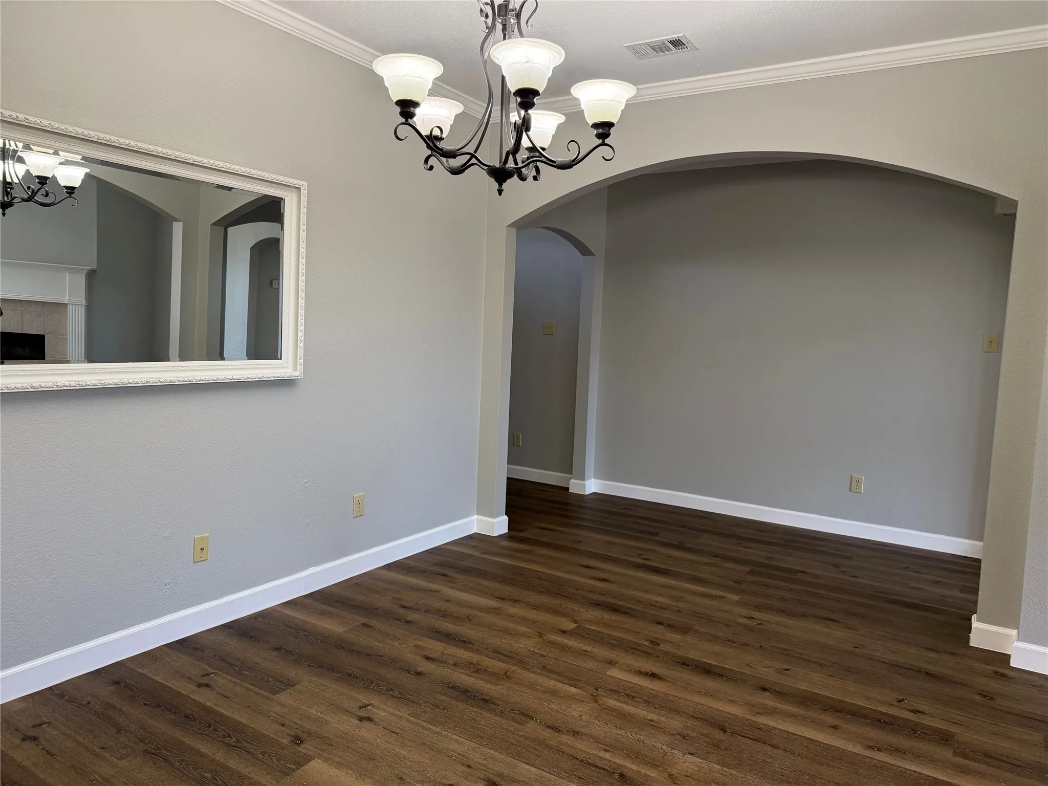 Single Family Residence For Rent in Collin County , 12301 Cajun Drive, Frisco, Texas 75035, 3 Bedroom, 2 Bathroom, 2 Garage spaces, 2,079 Sqft, built in 2001, mls#21379712, Real Estate Agent in Frisco, Homes For Rent in Collin county, Homes For Rent in Frisco, Realtor in Frisco Texas, Real Estate Brokerage Independent Realty Texas, Luminita Cordes Realtor