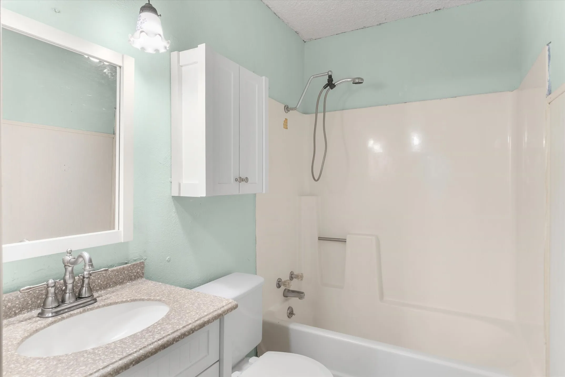 Single Family Residence For Sale in Van Zandt County , 259 Vz County Road 3406, Wills Point, Texas 75169, 2 Bedroom, 2 Bathroom, Garage spaces, 1,362 Sqft, built in 1979, mls#21378641, Real Estate Agent in Wills Point, Homes For Sale in Van Zandt county, Homes For Sale in Wills Point, Realtor in Wills Point Texas, Real Estate Brokerage Independent Realty Texas, Luminita Cordes Realtor