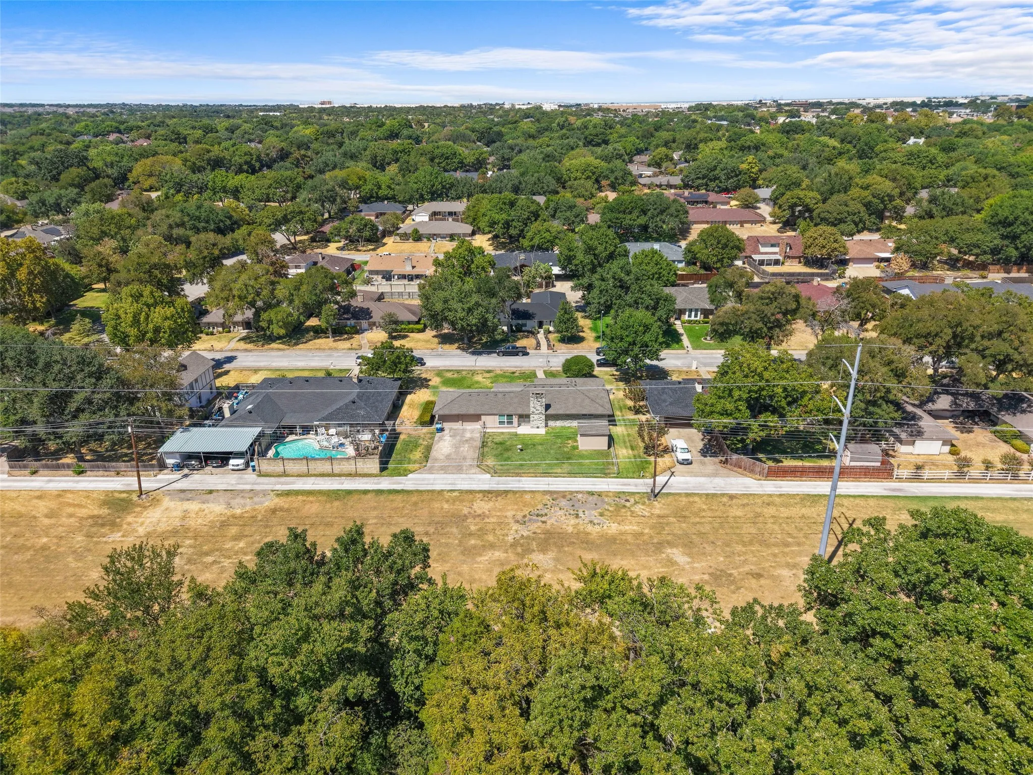 Single Family Residence For Sale in Dallas County , 336 Woodbrook Drive, De Soto, Texas 75115, 3 Bedroom, 2 Bathroom, 2 Garage spaces, 2,059 Sqft, built in 1974, mls#21376543, Real Estate Agent in De Soto, Homes For Sale in Dallas county, Homes For Sale in De Soto, Realtor in De Soto Texas, Real Estate Brokerage Independent Realty Texas, Luminita Cordes Realtor