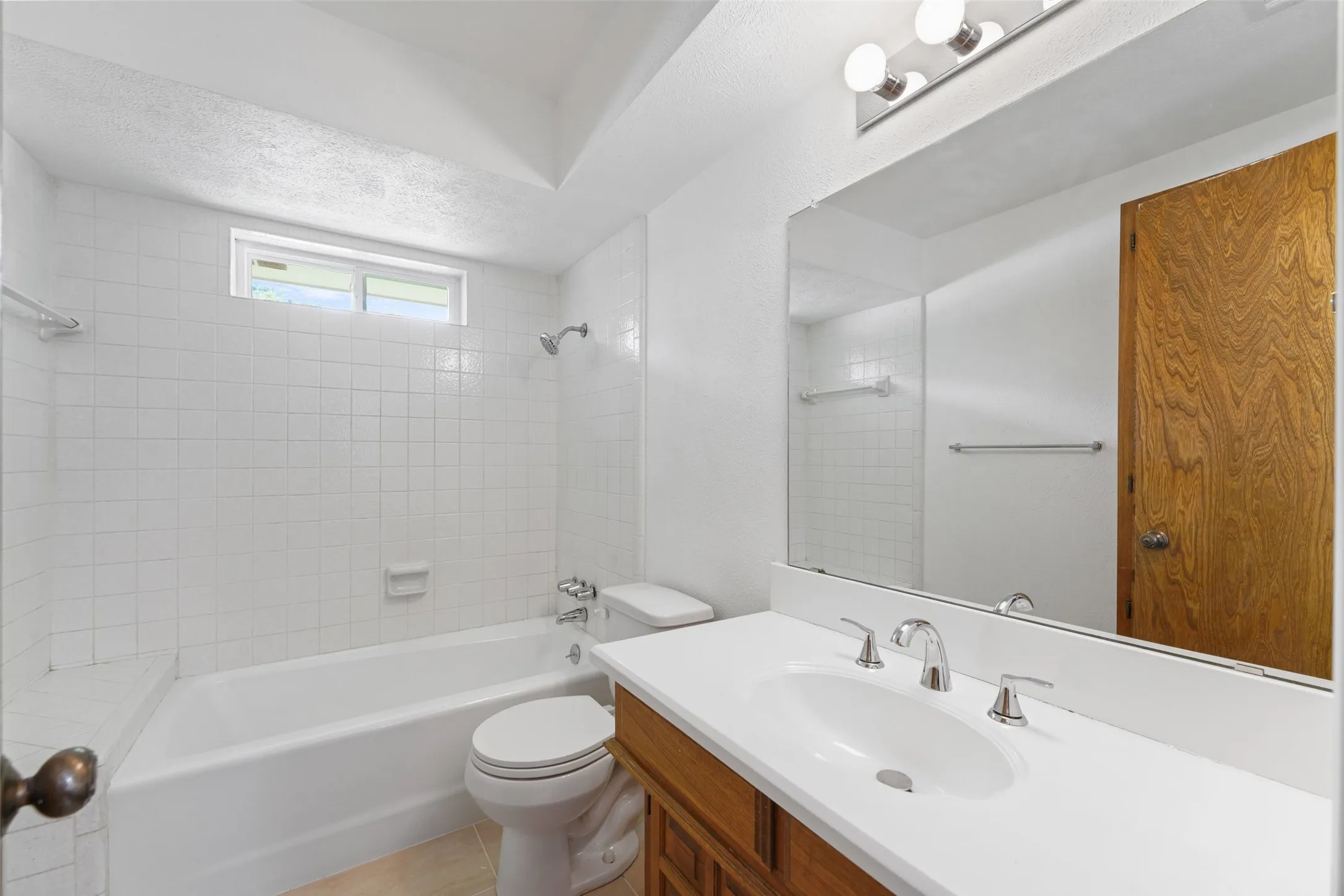 Single Family Residence For Sale in Dallas County , 336 Woodbrook Drive, De Soto, Texas 75115, 3 Bedroom, 2 Bathroom, 2 Garage spaces, 2,059 Sqft, built in 1974, mls#21376543, Real Estate Agent in De Soto, Homes For Sale in Dallas county, Homes For Sale in De Soto, Realtor in De Soto Texas, Real Estate Brokerage Independent Realty Texas, Luminita Cordes Realtor