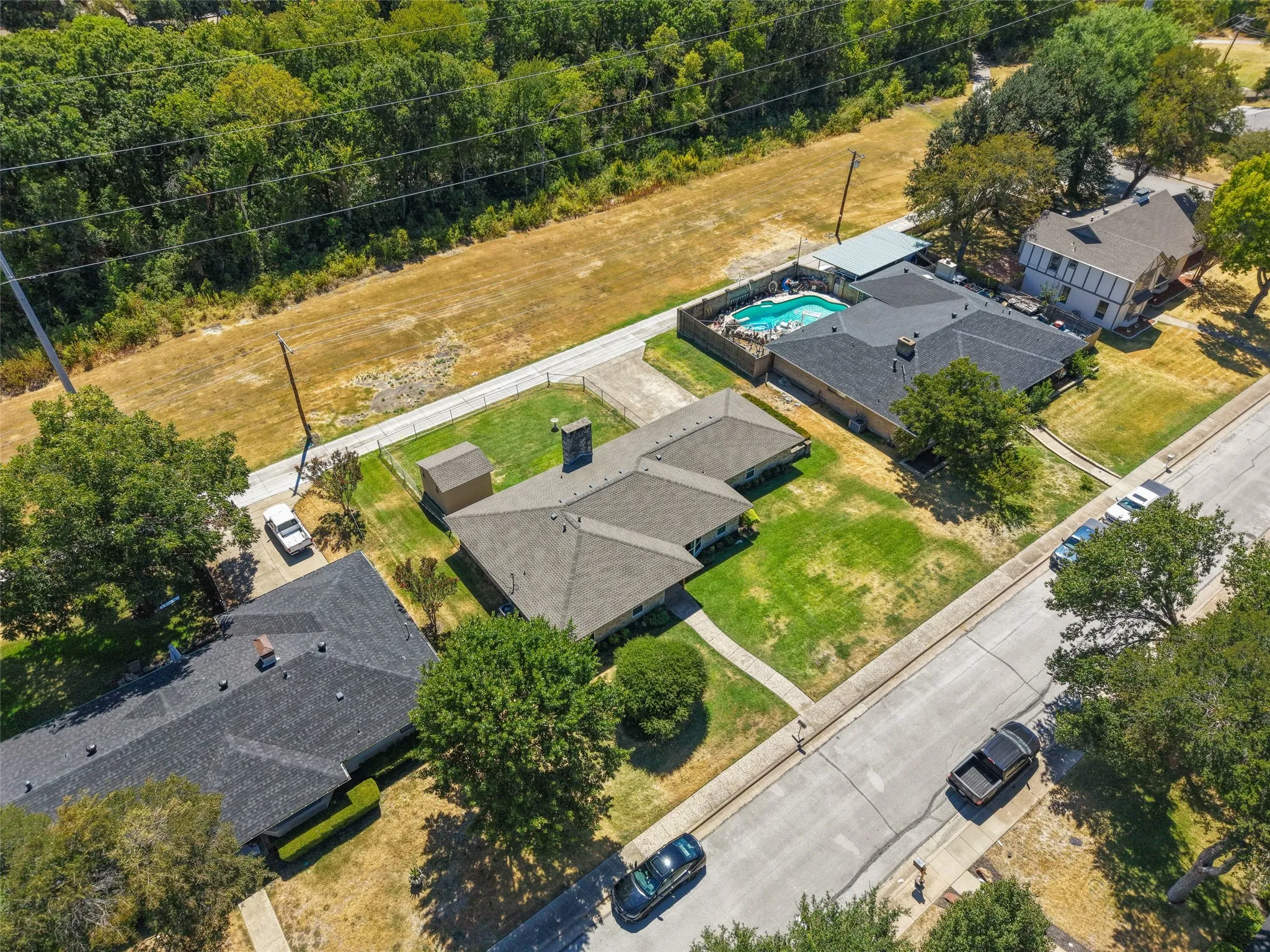 Single Family Residence For Sale in Dallas County , 336 Woodbrook Drive, De Soto, Texas 75115, 3 Bedroom, 2 Bathroom, 2 Garage spaces, 2,059 Sqft, built in 1974, mls#21376543, Real Estate Agent in De Soto, Homes For Sale in Dallas county, Homes For Sale in De Soto, Realtor in De Soto Texas, Real Estate Brokerage Independent Realty Texas, Luminita Cordes Realtor