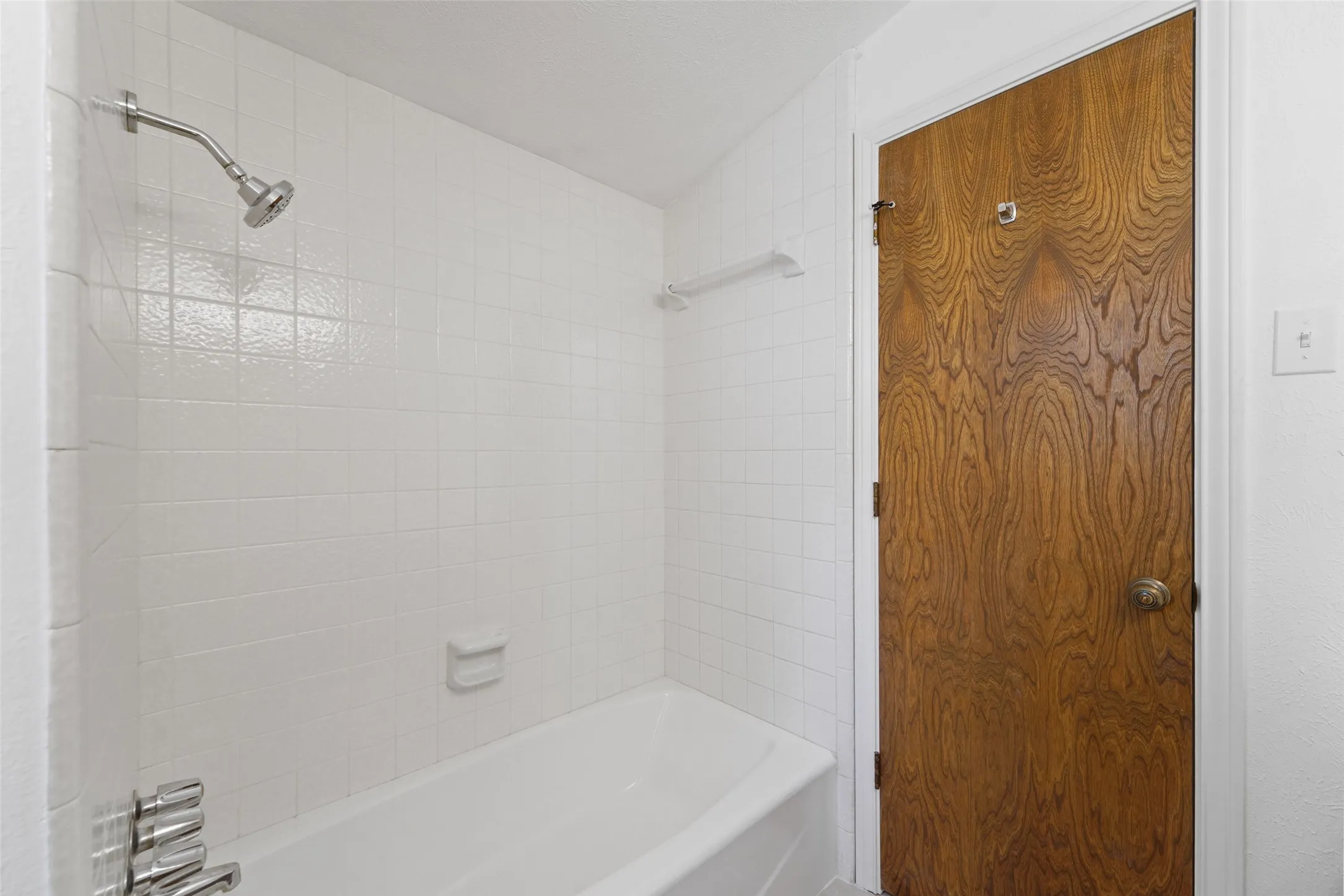 Single Family Residence For Sale in Dallas County , 336 Woodbrook Drive, De Soto, Texas 75115, 3 Bedroom, 2 Bathroom, 2 Garage spaces, 2,059 Sqft, built in 1974, mls#21376543, Real Estate Agent in De Soto, Homes For Sale in Dallas county, Homes For Sale in De Soto, Realtor in De Soto Texas, Real Estate Brokerage Independent Realty Texas, Luminita Cordes Realtor
