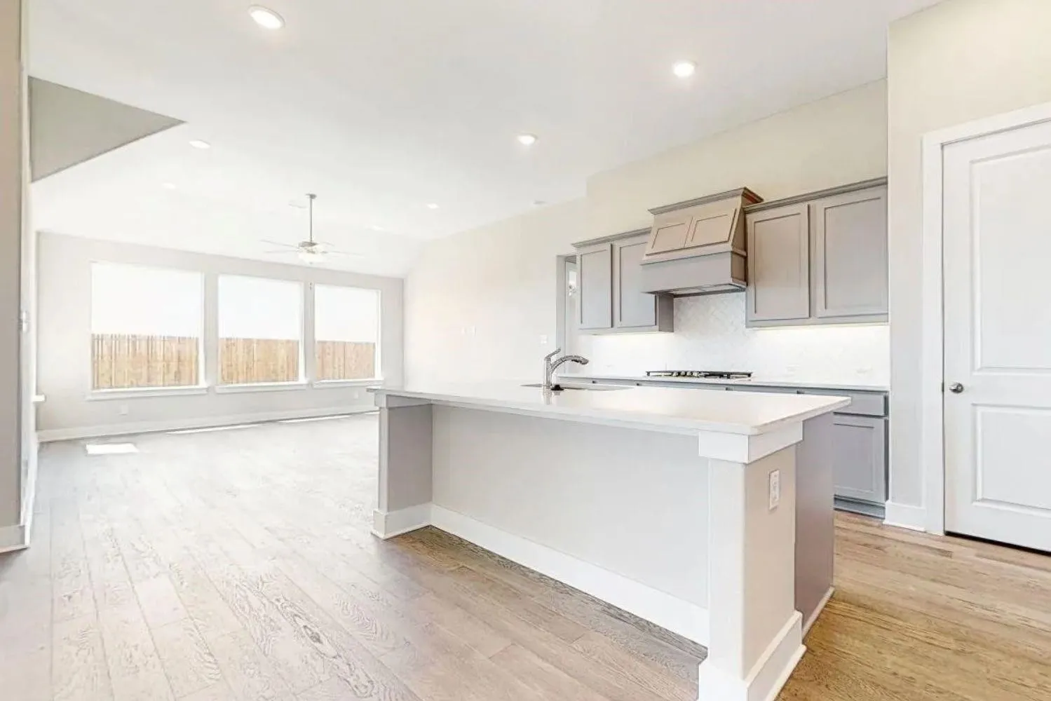 Single Family Residence For Rent in Kaufman County , 1432 Lawnview Drive, Forney, Texas 75126, 3 Bedroom, 2 Bathroom, 2 Garage spaces, 2,110 Sqft, built in 2022, mls#21379713, Real Estate Agent in Forney, Homes For Rent in Kaufman county, Homes For Rent in Forney, Realtor in Forney Texas, Real Estate Brokerage Independent Realty Texas, Luminita Cordes Realtor