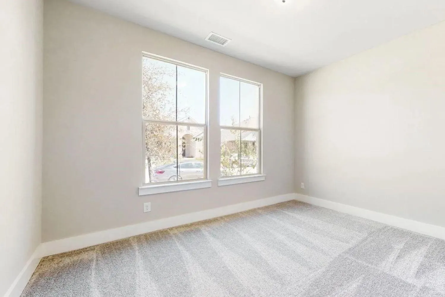 Single Family Residence For Rent in Kaufman County , 1432 Lawnview Drive, Forney, Texas 75126, 3 Bedroom, 2 Bathroom, 2 Garage spaces, 2,110 Sqft, built in 2022, mls#21379713, Real Estate Agent in Forney, Homes For Rent in Kaufman county, Homes For Rent in Forney, Realtor in Forney Texas, Real Estate Brokerage Independent Realty Texas, Luminita Cordes Realtor