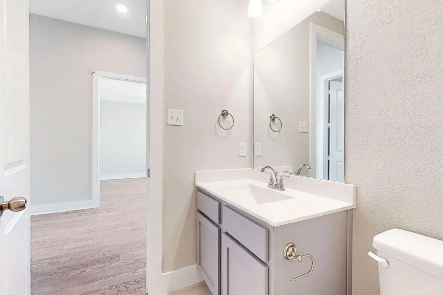 Single Family Residence For Rent in Kaufman County , 1432 Lawnview Drive, Forney, Texas 75126, 3 Bedroom, 2 Bathroom, 2 Garage spaces, 2,110 Sqft, built in 2022, mls#21379713, Real Estate Agent in Forney, Homes For Rent in Kaufman county, Homes For Rent in Forney, Realtor in Forney Texas, Real Estate Brokerage Independent Realty Texas, Luminita Cordes Realtor
