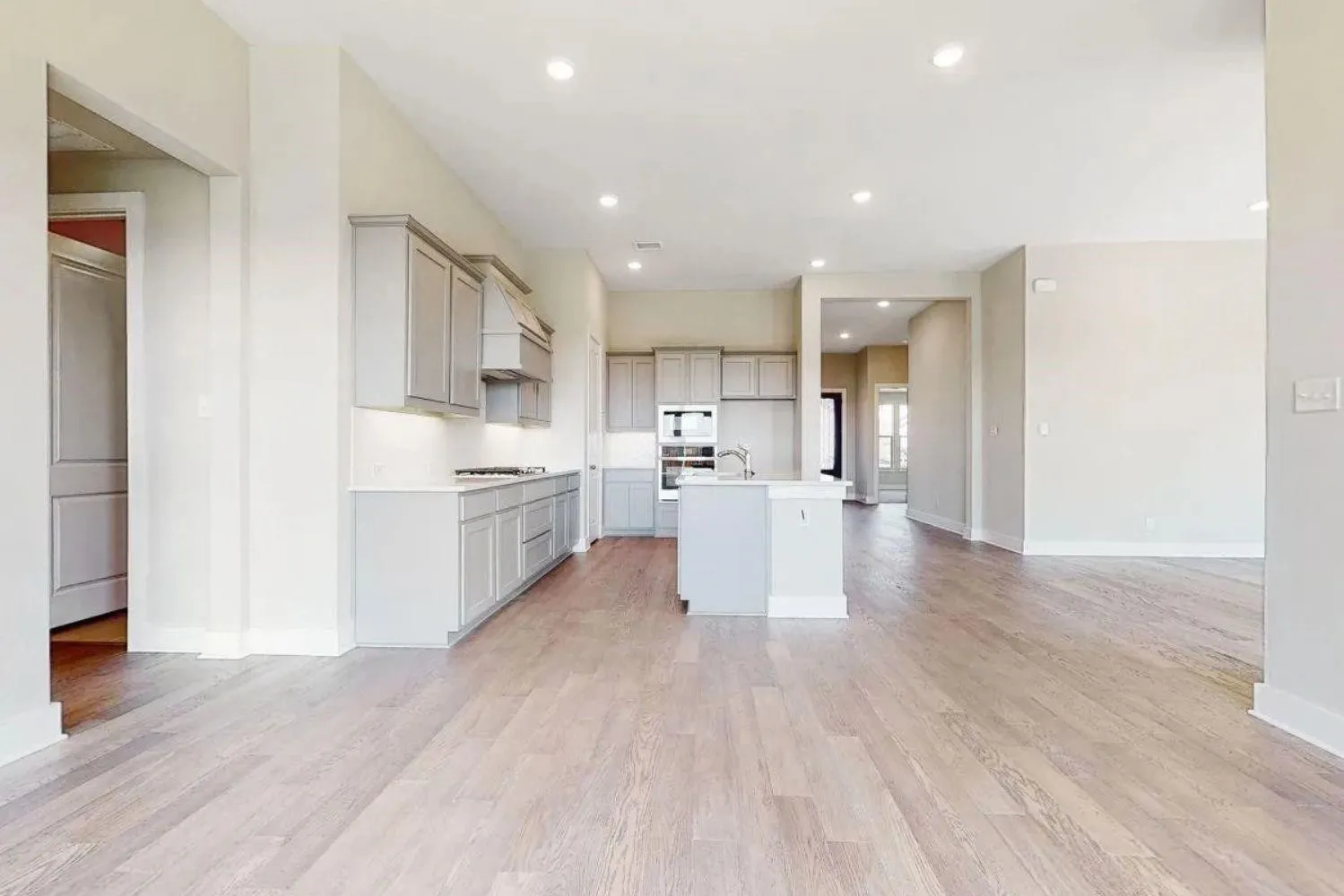 Single Family Residence For Rent in Kaufman County , 1432 Lawnview Drive, Forney, Texas 75126, 3 Bedroom, 2 Bathroom, 2 Garage spaces, 2,110 Sqft, built in 2022, mls#21379713, Real Estate Agent in Forney, Homes For Rent in Kaufman county, Homes For Rent in Forney, Realtor in Forney Texas, Real Estate Brokerage Independent Realty Texas, Luminita Cordes Realtor