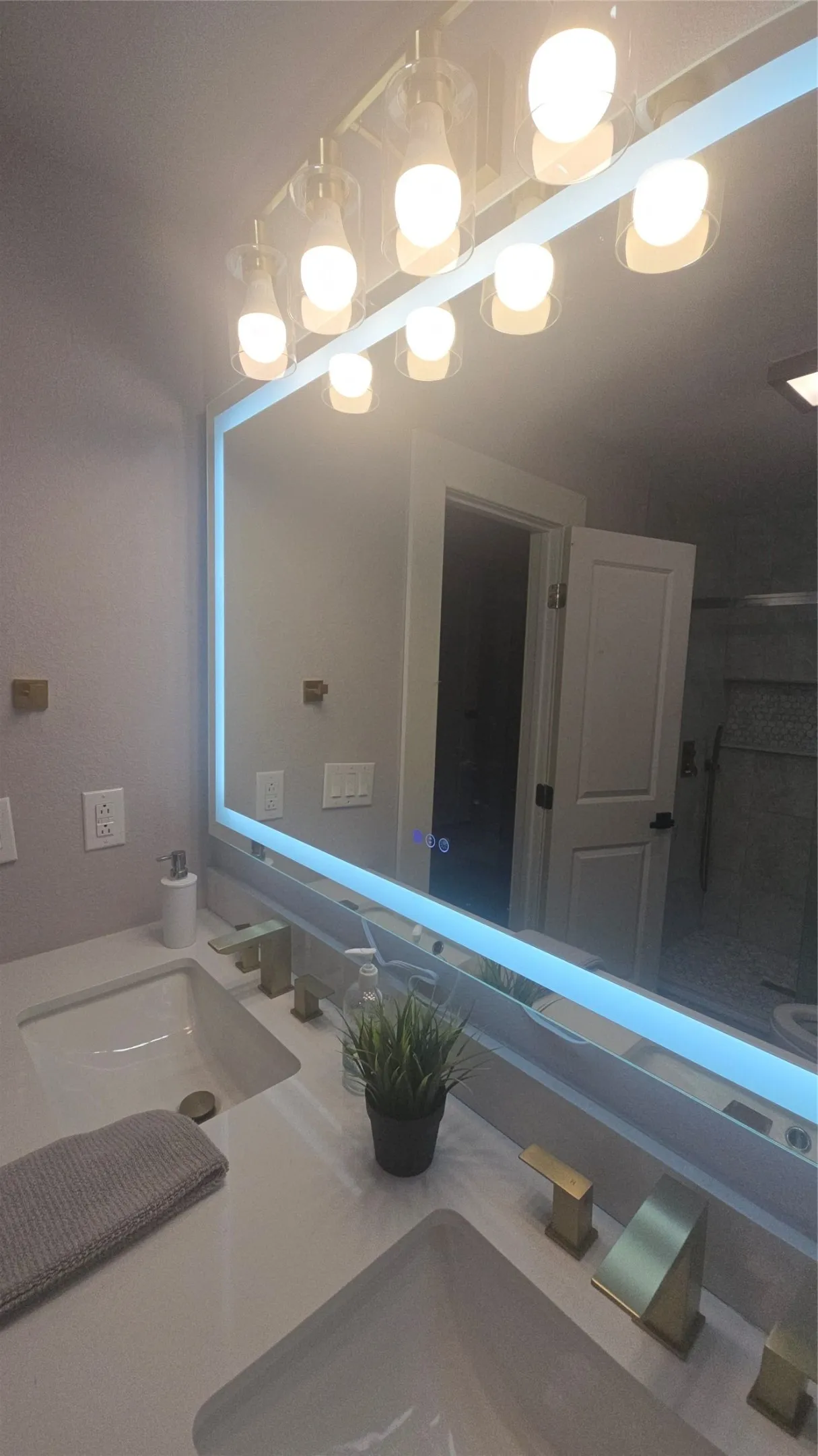 Single Family Residence For Sale in Dallas County , 2719 Oates Drive, Dallas, Texas 75228, 4 Bedroom, 2 Bathroom, Garage spaces, 1,410 Sqft, built in 1954, mls#21379731, Real Estate Agent in Dallas, Homes For Sale in Dallas county, Homes For Sale in Dallas, Realtor in Dallas Texas, Real Estate Brokerage Independent Realty Texas, Luminita Cordes Realtor