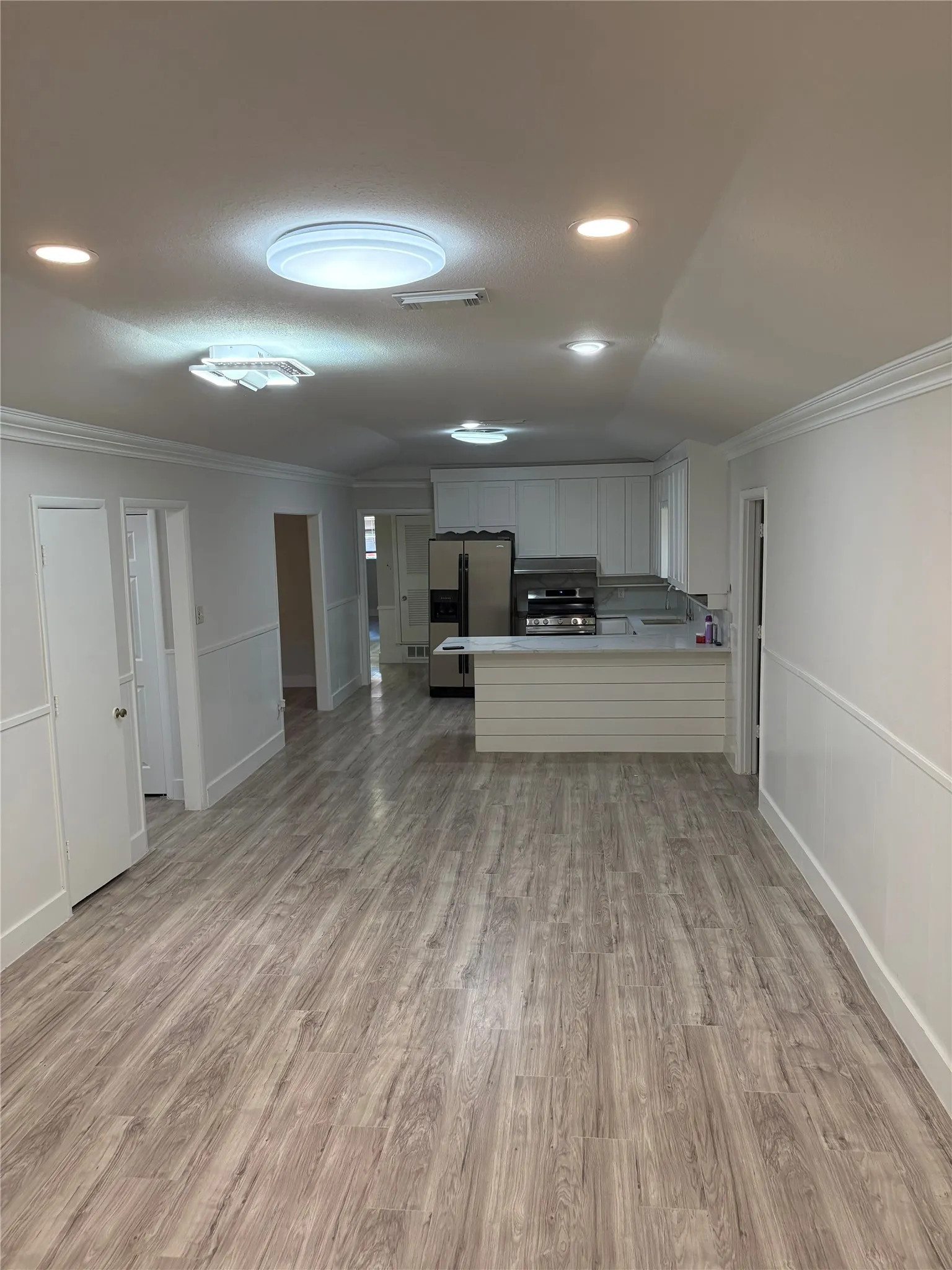 Single Family Residence For Rent in Tarrant County , 5213 Colorado Boulevard, North Richland Hills, Texas 76180, 5 Bedroom, 3 Bathroom, Garage spaces, 2,676 Sqft, built in 1959, mls#21379735, Real Estate Agent in North Richland Hills, Homes For Rent in Tarrant county, Homes For Rent in North Richland Hills, Realtor in North Richland Hills Texas, Real Estate Brokerage Independent Realty Texas, Luminita Cordes Realtor