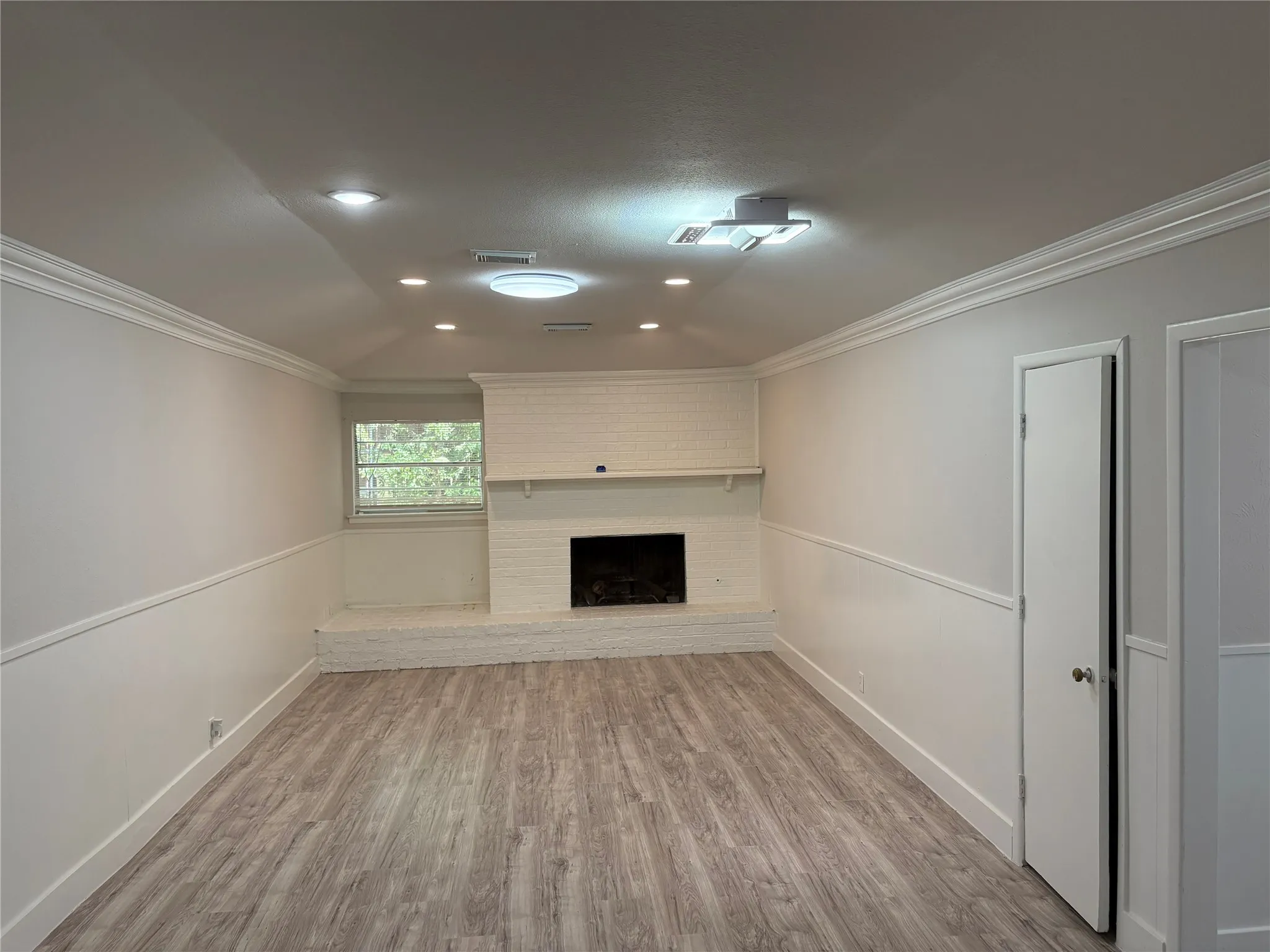 Single Family Residence For Rent in Tarrant County , 5213 Colorado Boulevard, North Richland Hills, Texas 76180, 5 Bedroom, 3 Bathroom, Garage spaces, 2,676 Sqft, built in 1959, mls#21379735, Real Estate Agent in North Richland Hills, Homes For Rent in Tarrant county, Homes For Rent in North Richland Hills, Realtor in North Richland Hills Texas, Real Estate Brokerage Independent Realty Texas, Luminita Cordes Realtor