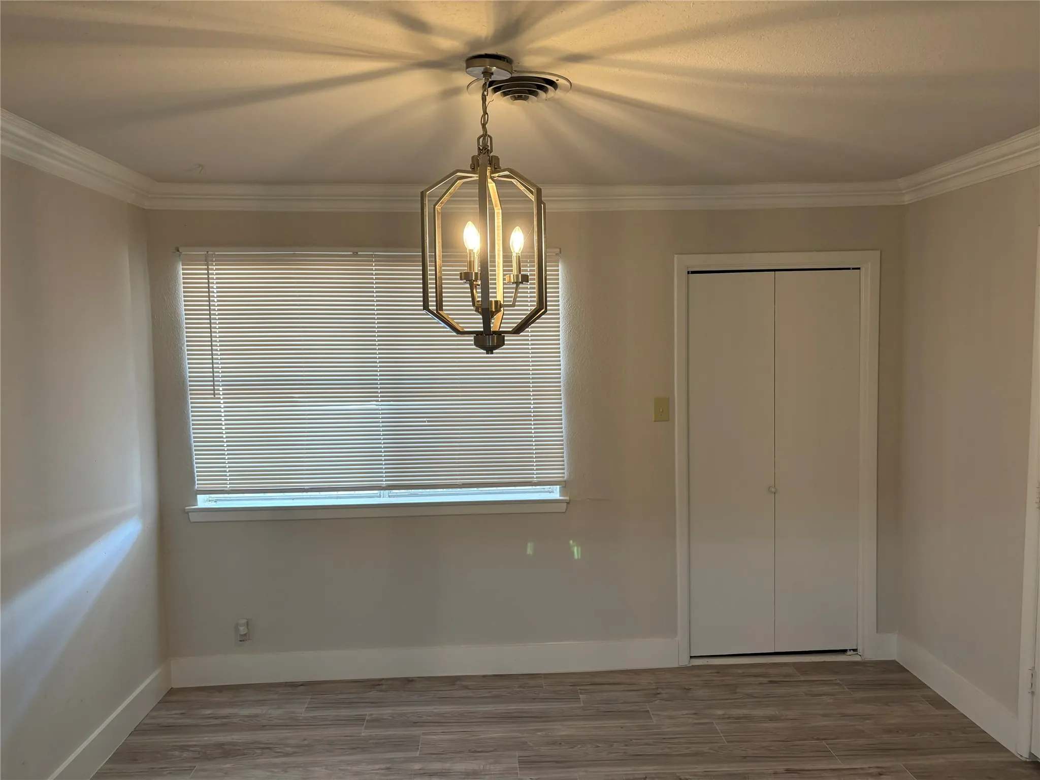 Single Family Residence For Rent in Tarrant County , 5213 Colorado Boulevard, North Richland Hills, Texas 76180, 5 Bedroom, 3 Bathroom, Garage spaces, 2,676 Sqft, built in 1959, mls#21379735, Real Estate Agent in North Richland Hills, Homes For Rent in Tarrant county, Homes For Rent in North Richland Hills, Realtor in North Richland Hills Texas, Real Estate Brokerage Independent Realty Texas, Luminita Cordes Realtor