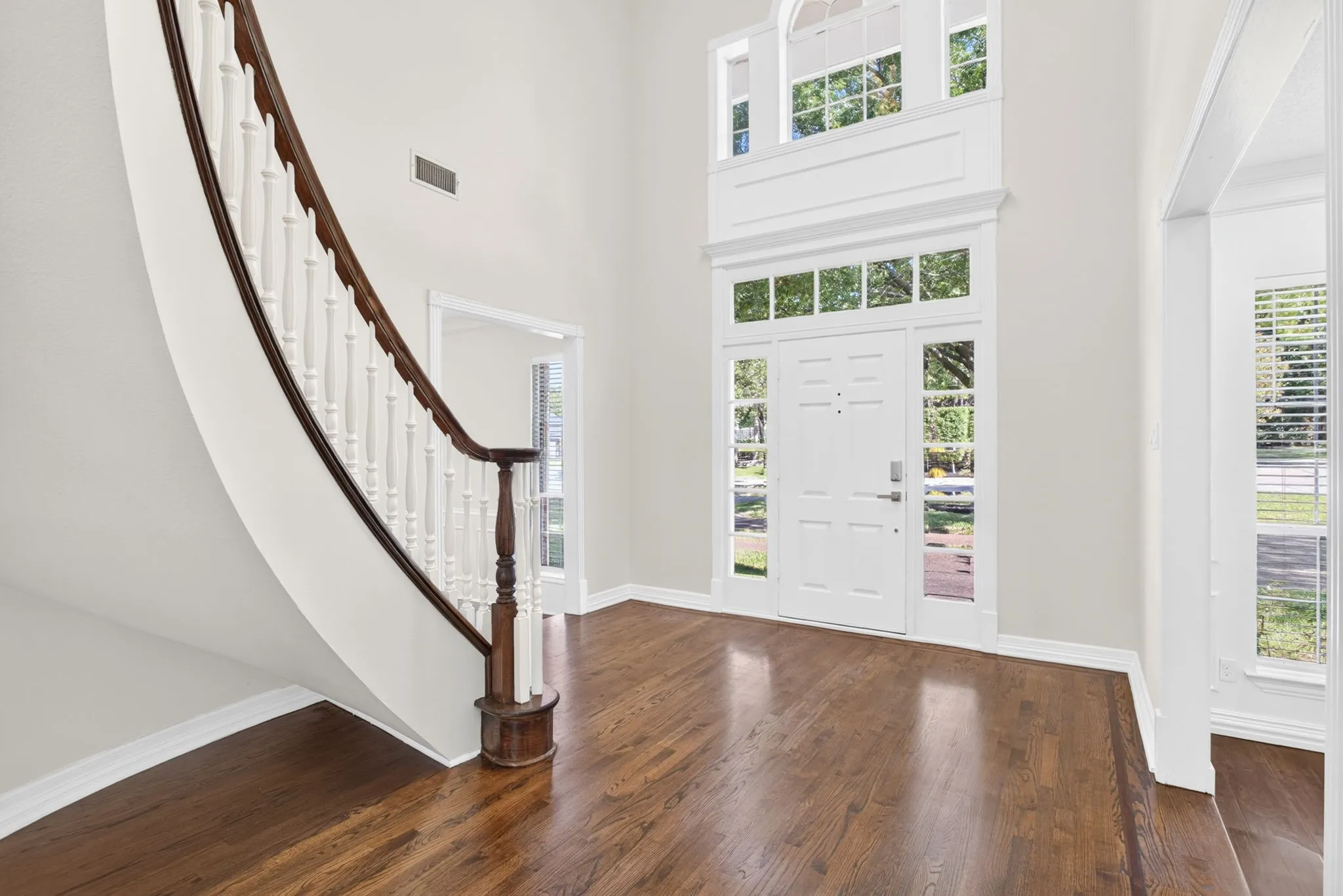 Single Family Residence For Rent in Tarrant County , 3403 Crossgate Circle S, Colleyville, Texas 76034, 5 Bedroom, 6 Bathroom, 3 Garage spaces, 4,160 Sqft, built in 1987, mls#21379669, Real Estate Agent in Colleyville, Homes For Rent in Tarrant county, Homes For Rent in Colleyville, Realtor in Colleyville Texas, Real Estate Brokerage Independent Realty Texas, Luminita Cordes Realtor