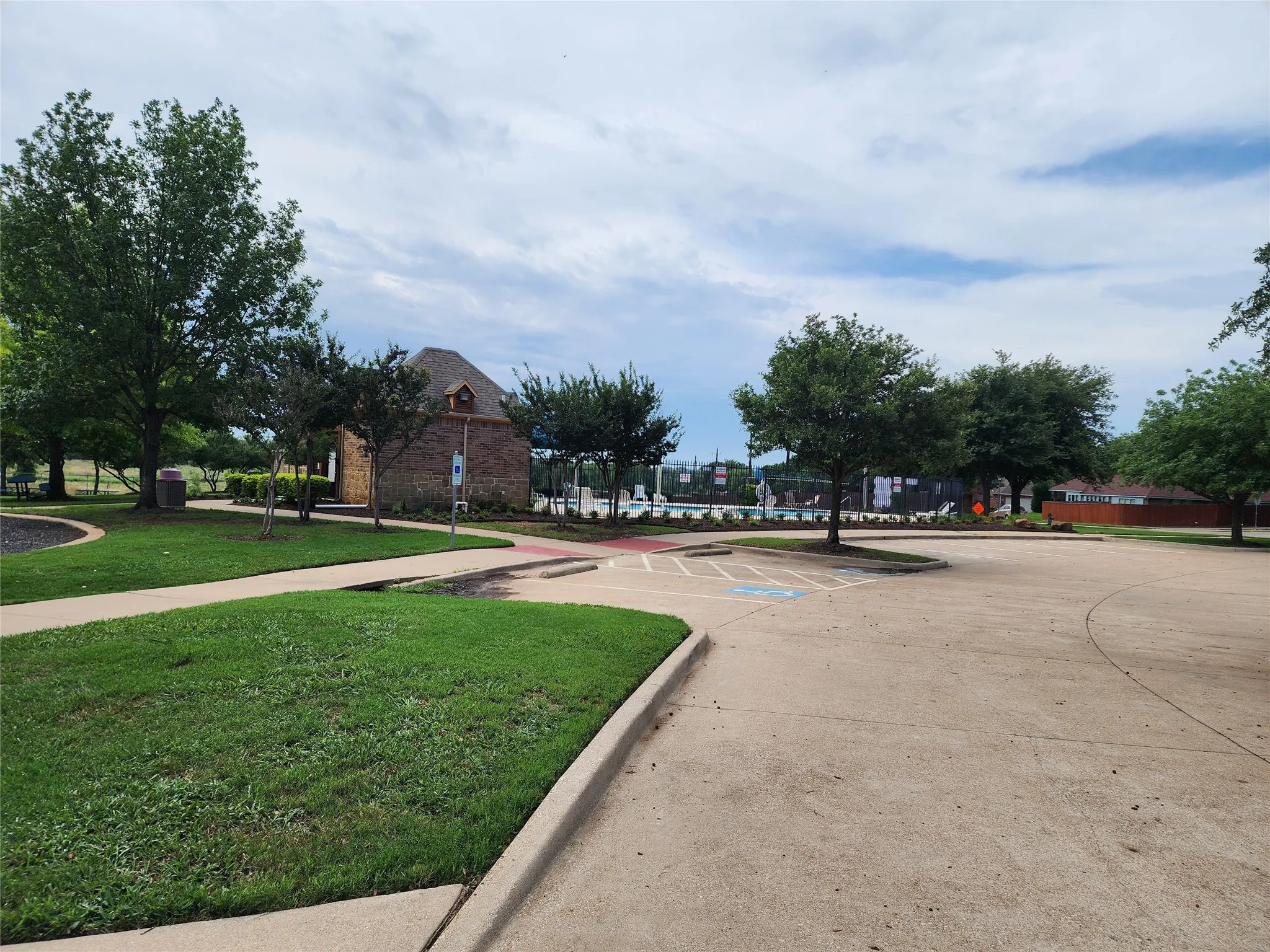 Single Family Residence For Rent in Tarrant County , 729 Watson Way, Crowley, Texas 76036, 4 Bedroom, 2 Bathroom, 2 Garage spaces, 1,822 Sqft, built in 2018, mls#21379740, Real Estate Agent in Crowley, Homes For Rent in Tarrant county, Homes For Rent in Crowley, Realtor in Crowley Texas, Real Estate Brokerage Independent Realty Texas, Luminita Cordes Realtor